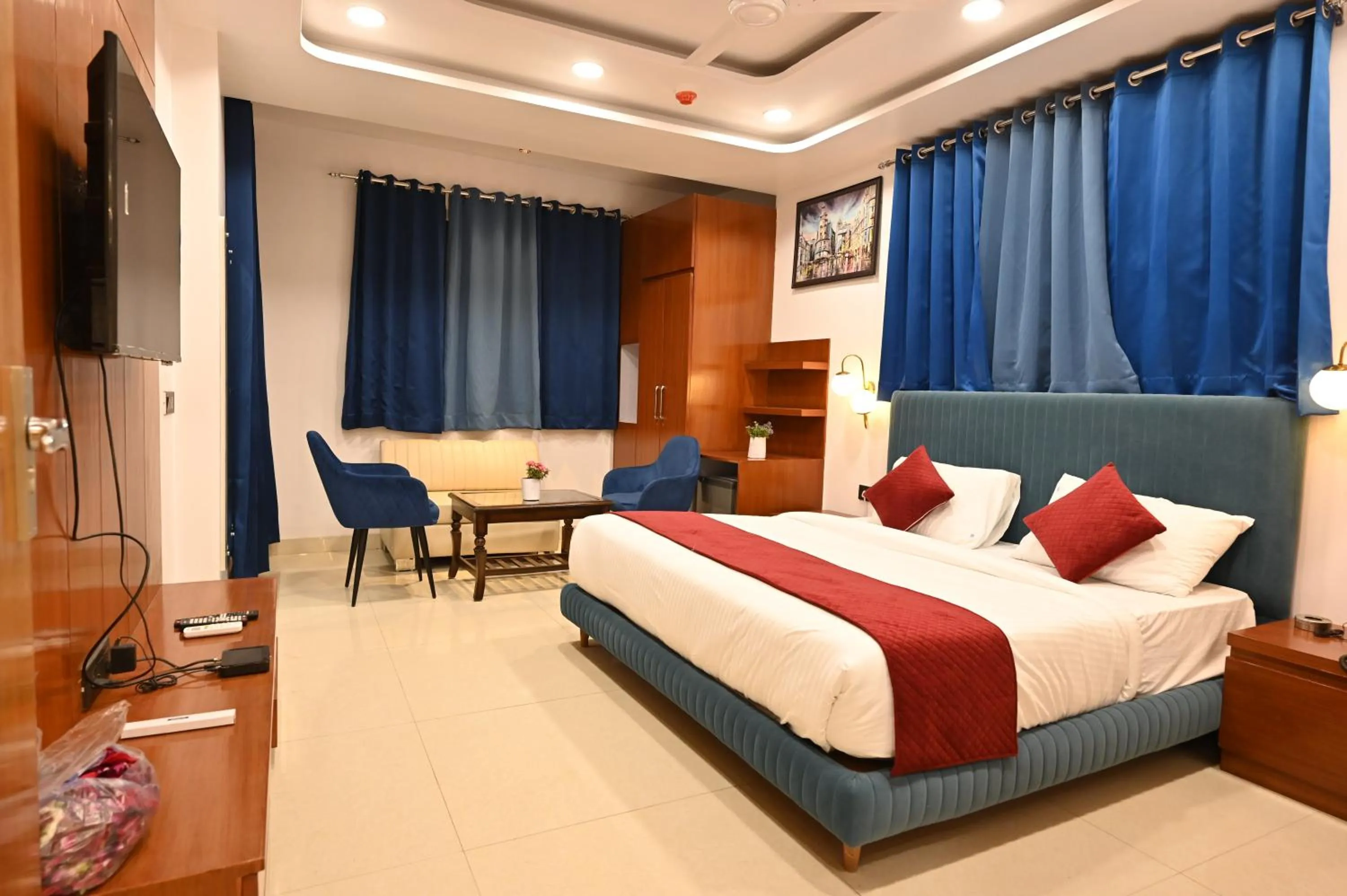 TV and multimedia, Bed in Hotel Down Town Paschim Vihar