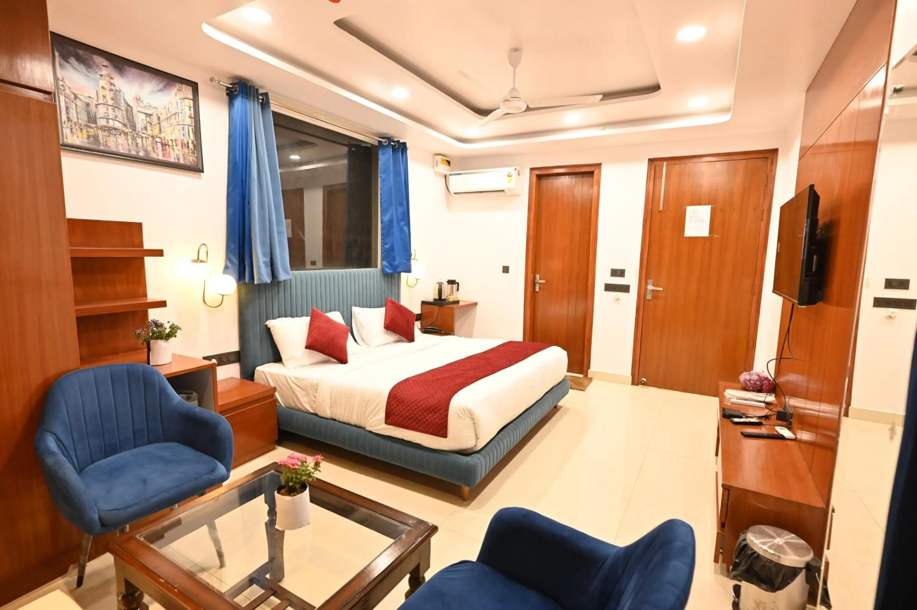 Bed in Hotel Down Town Paschim Vihar