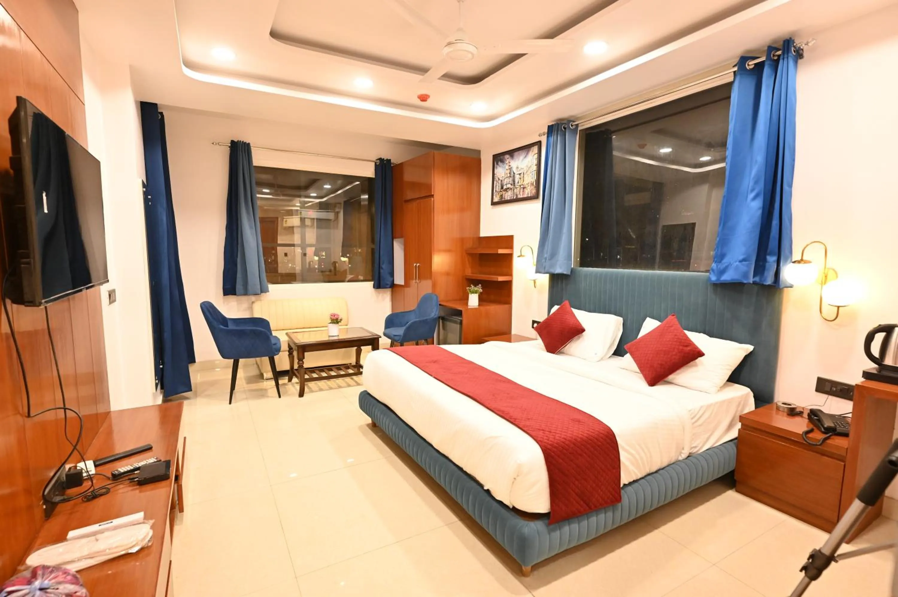 Bed in Hotel Down Town Paschim Vihar