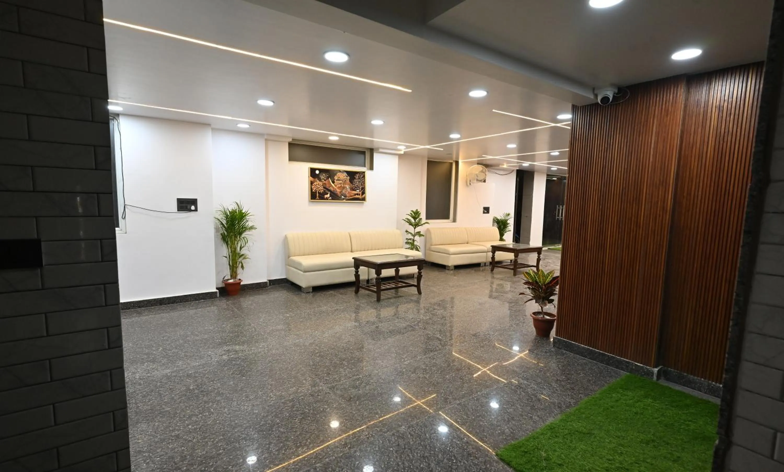 Hotel Down Town Paschim Vihar