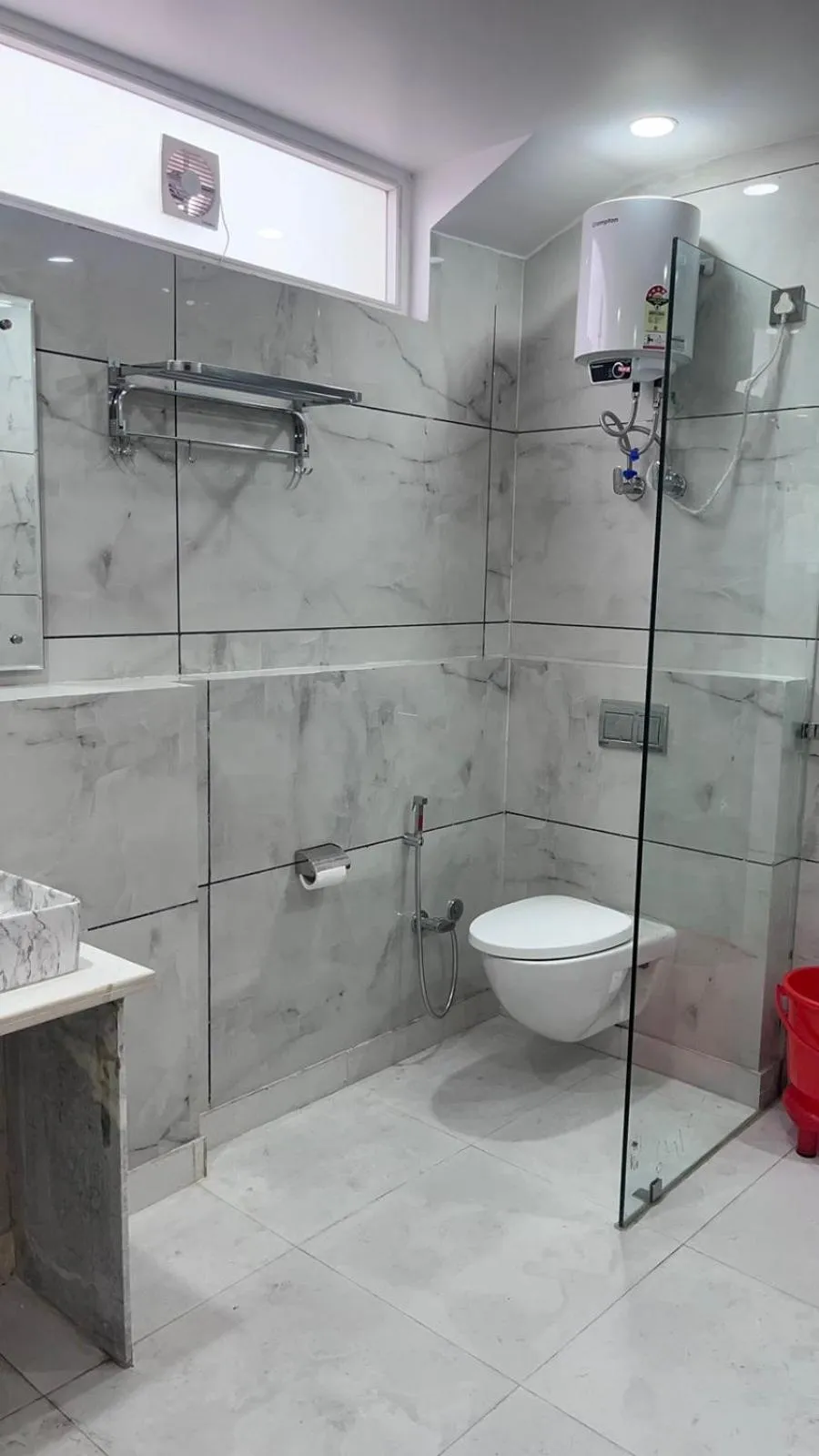 Bathroom in Hotel Down Town Paschim Vihar