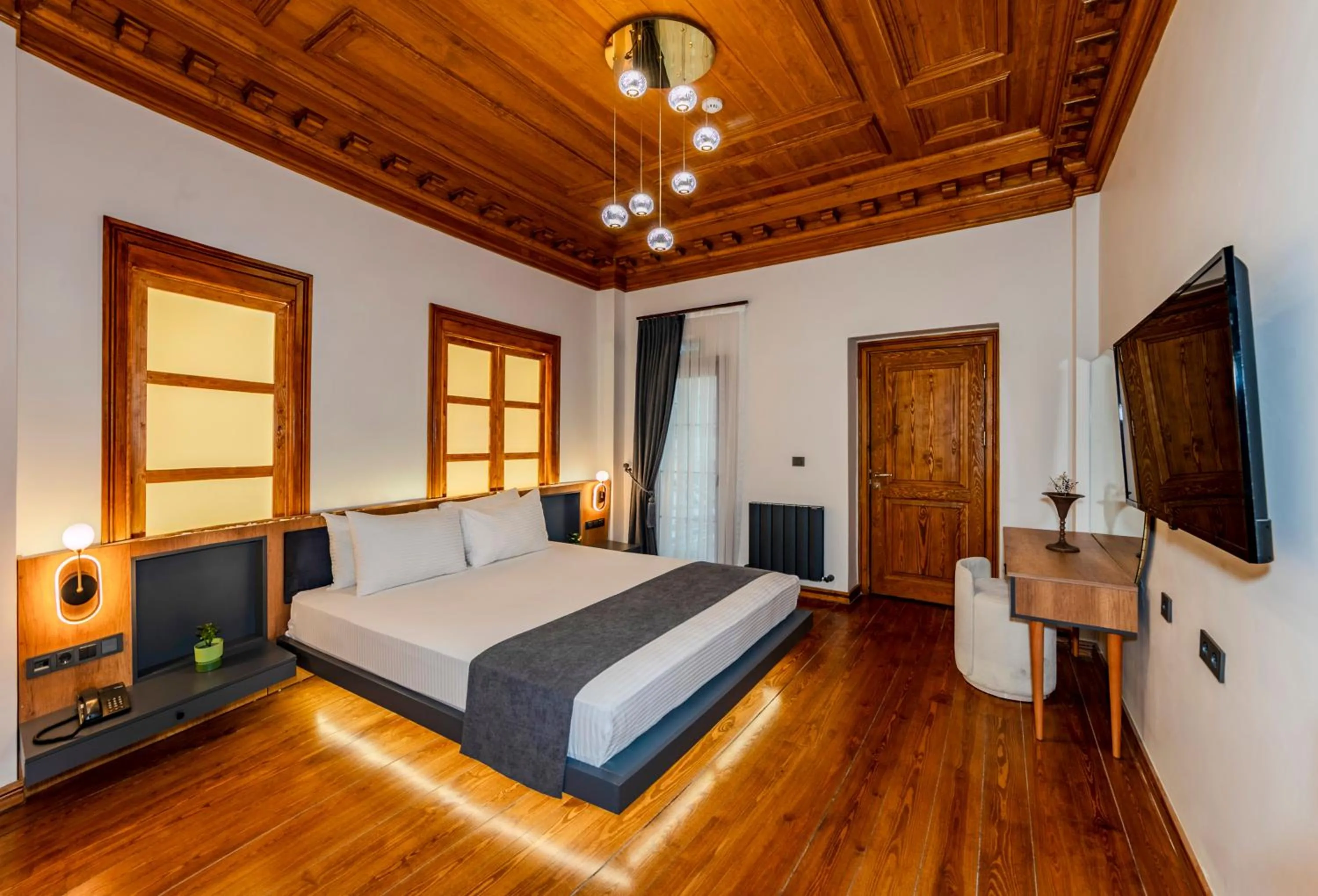 Photo of the whole room, Bed in Elmira Pera Hotel & - Special Class