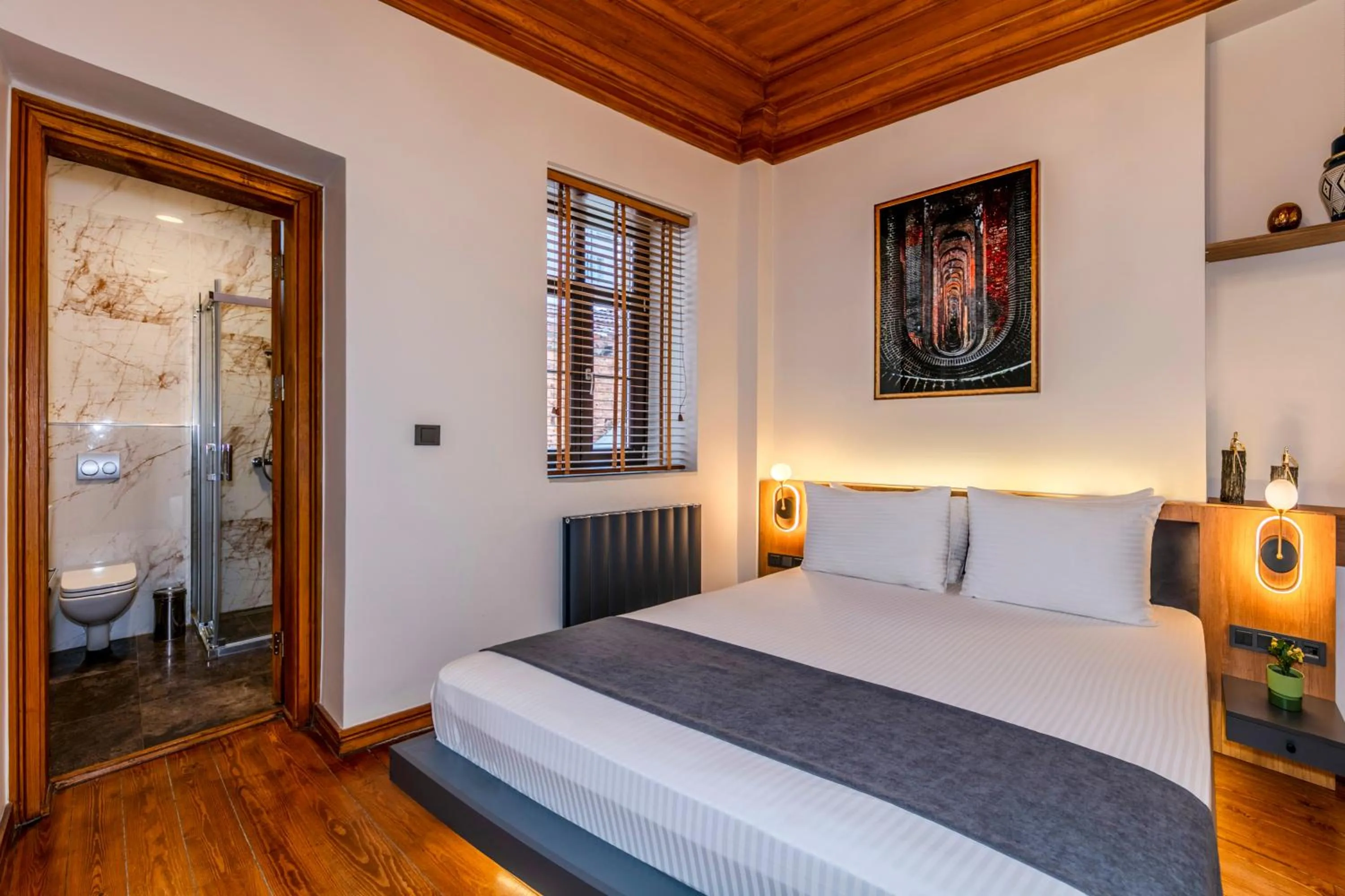 Photo of the whole room, Bed in Elmira Pera Hotel & - Special Class