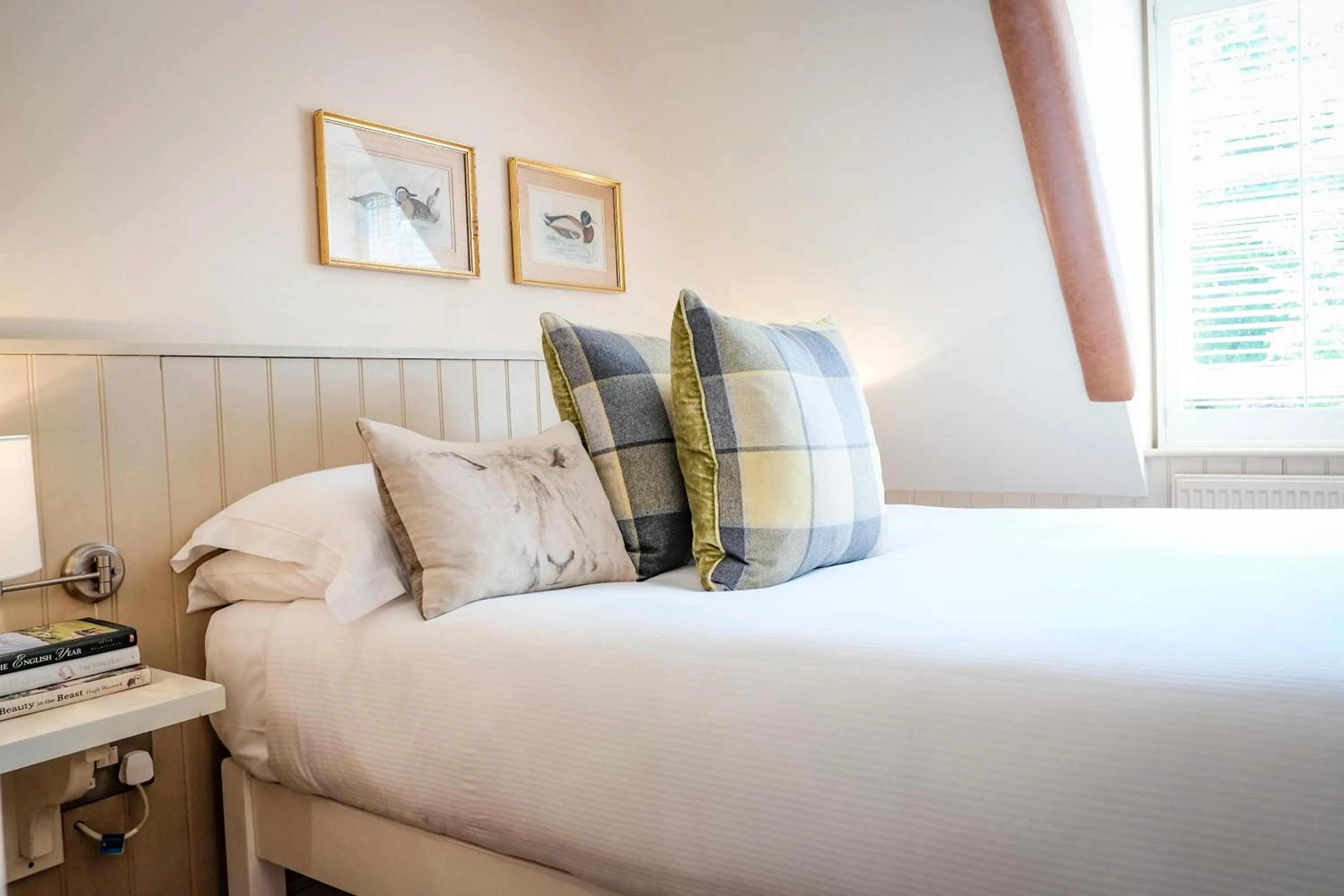 Bed in The White Buck