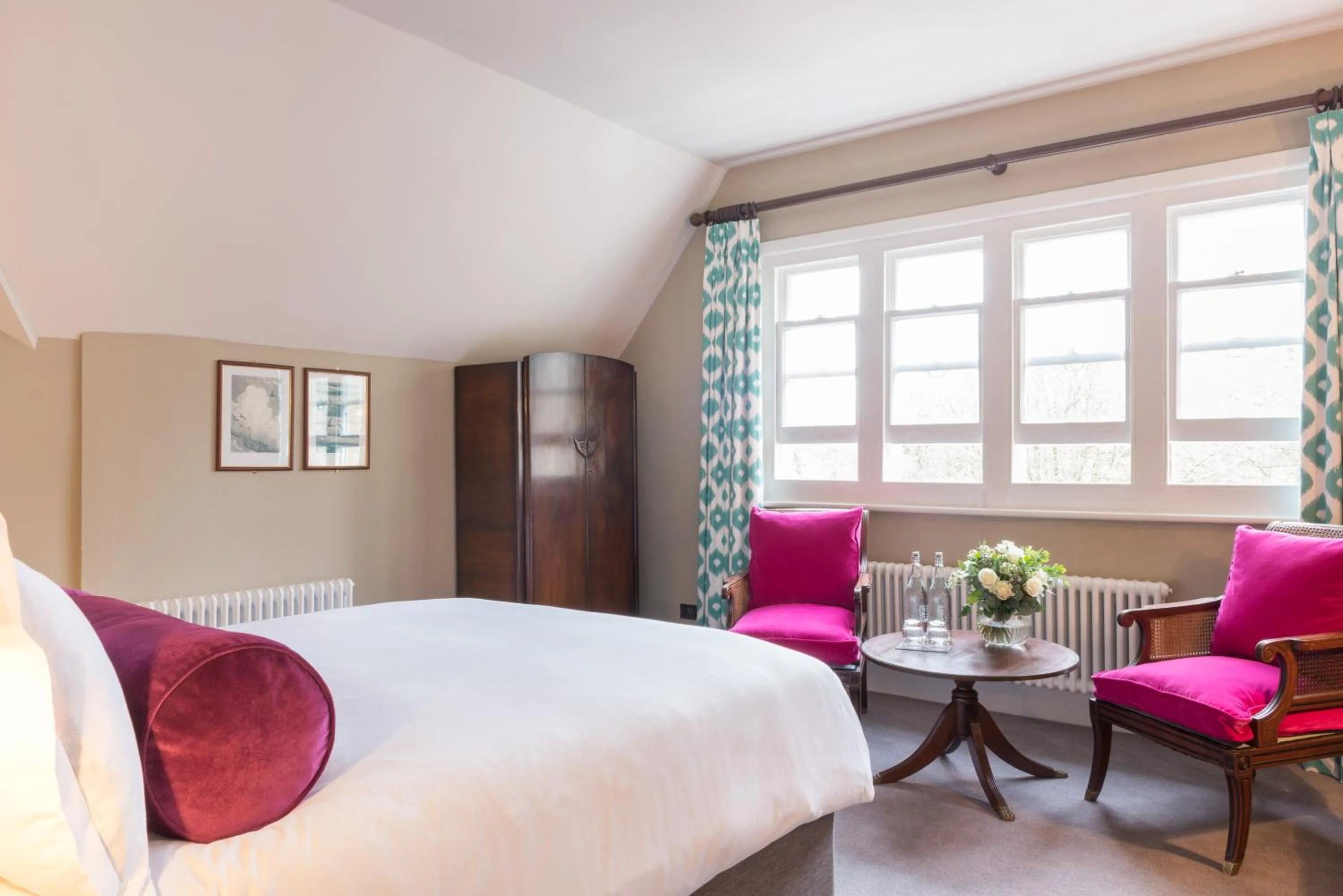 Bedroom, Bed in Burley Manor