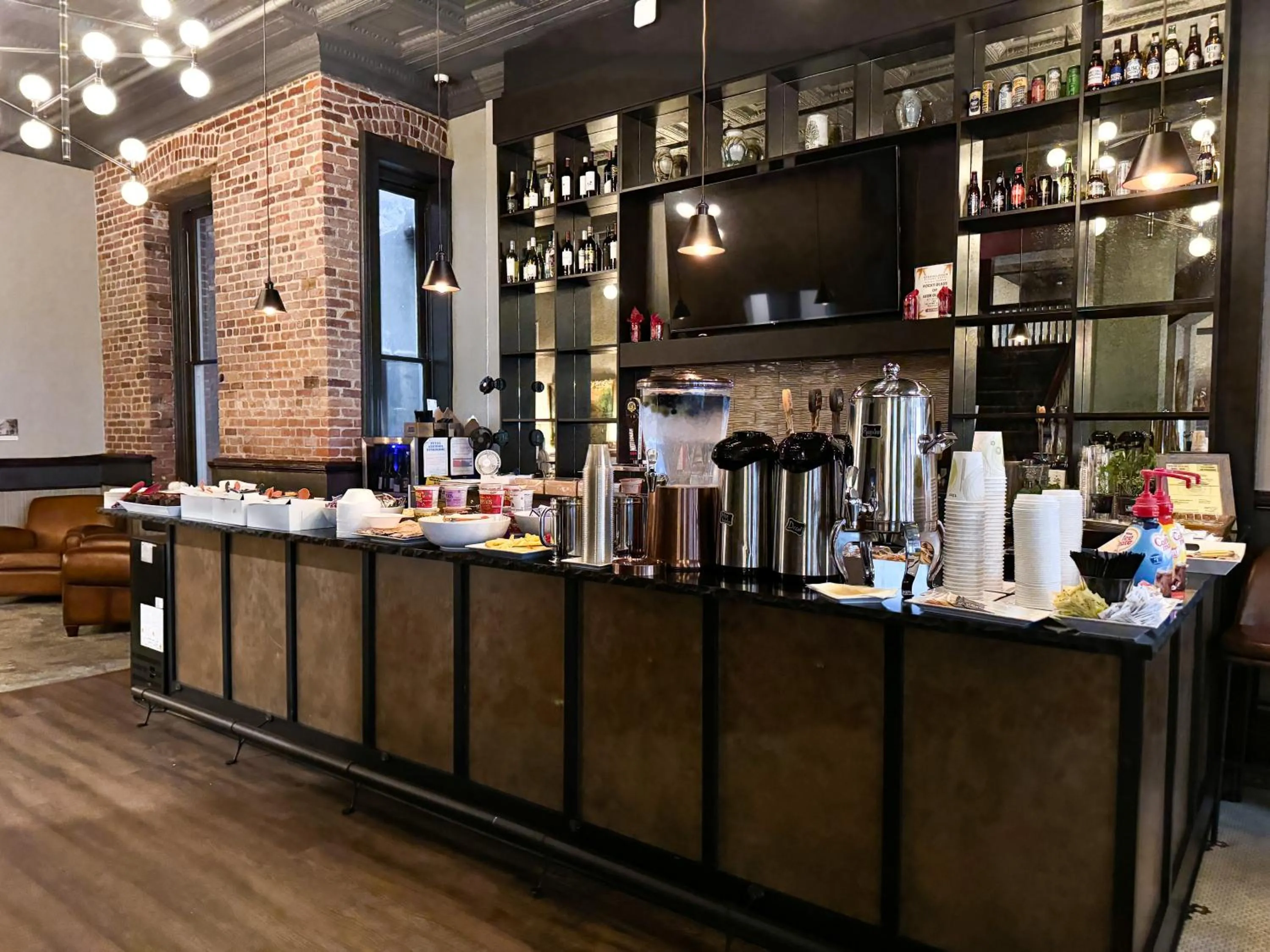 Breakfast in Tygart Hotel, an Ascend Collection Hotel