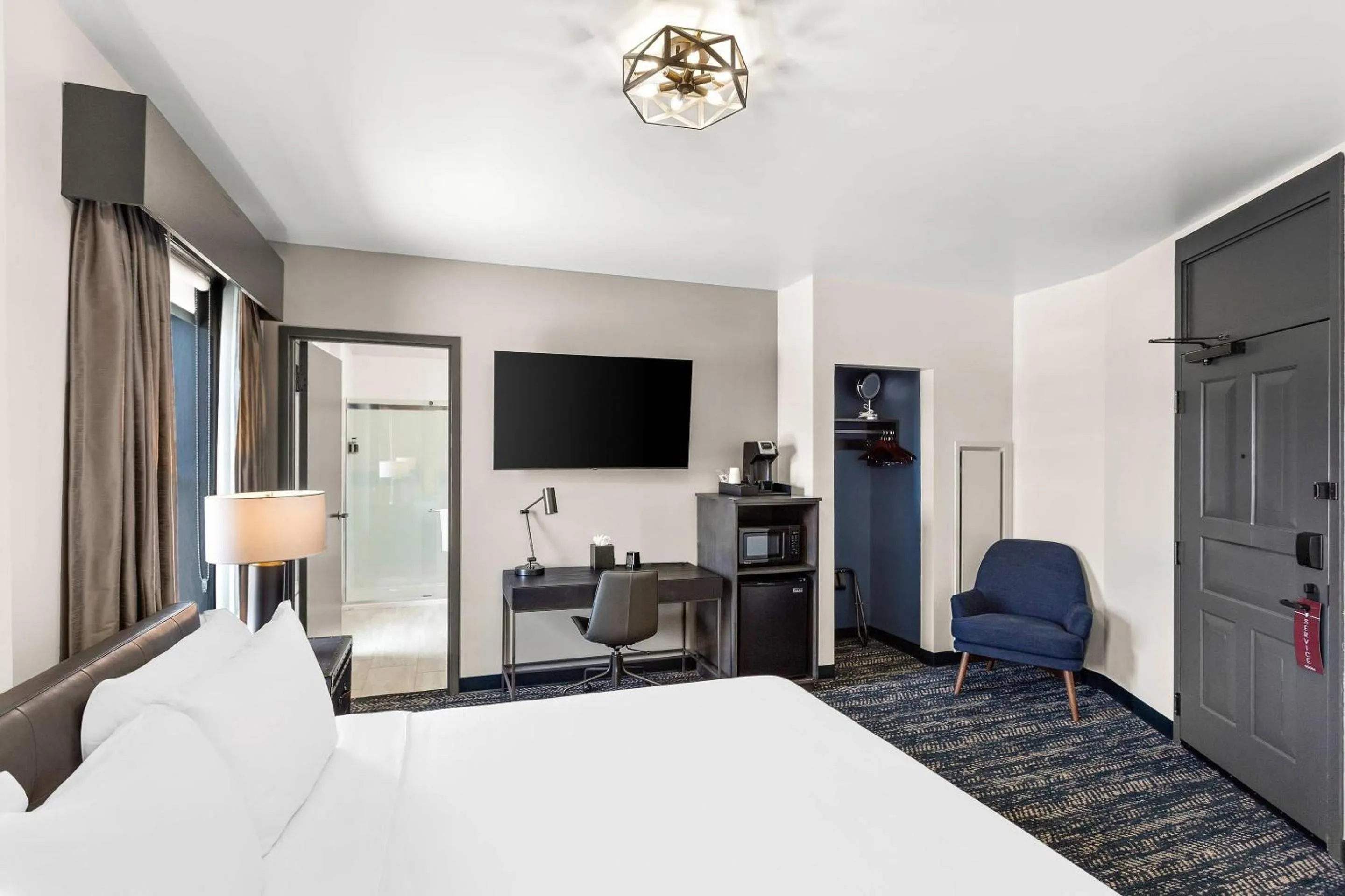 Bedroom, Bed in Tygart Hotel, an Ascend Collection Hotel