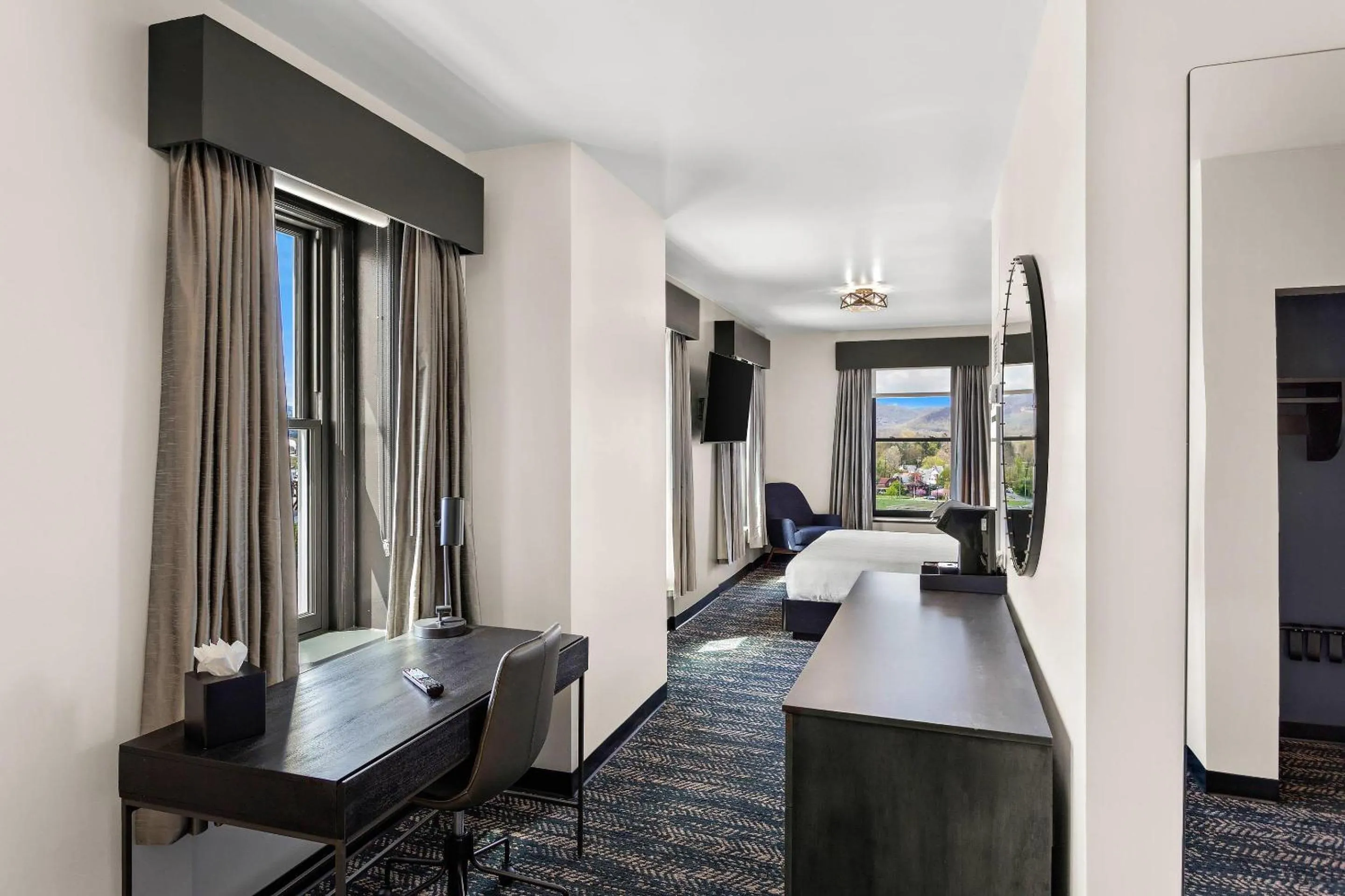Bedroom in Tygart Hotel, an Ascend Collection Hotel