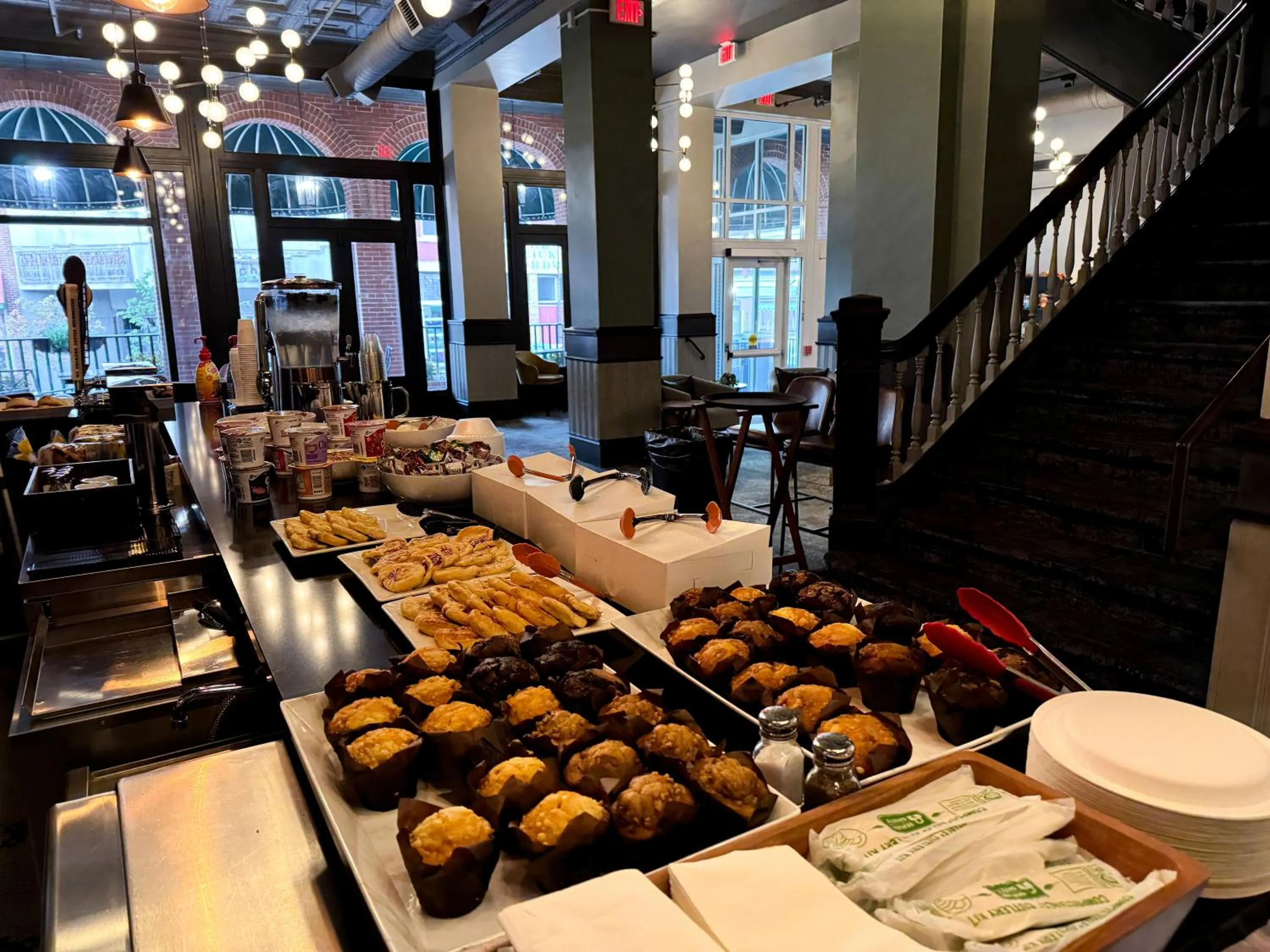Breakfast in Tygart Hotel, an Ascend Collection Hotel