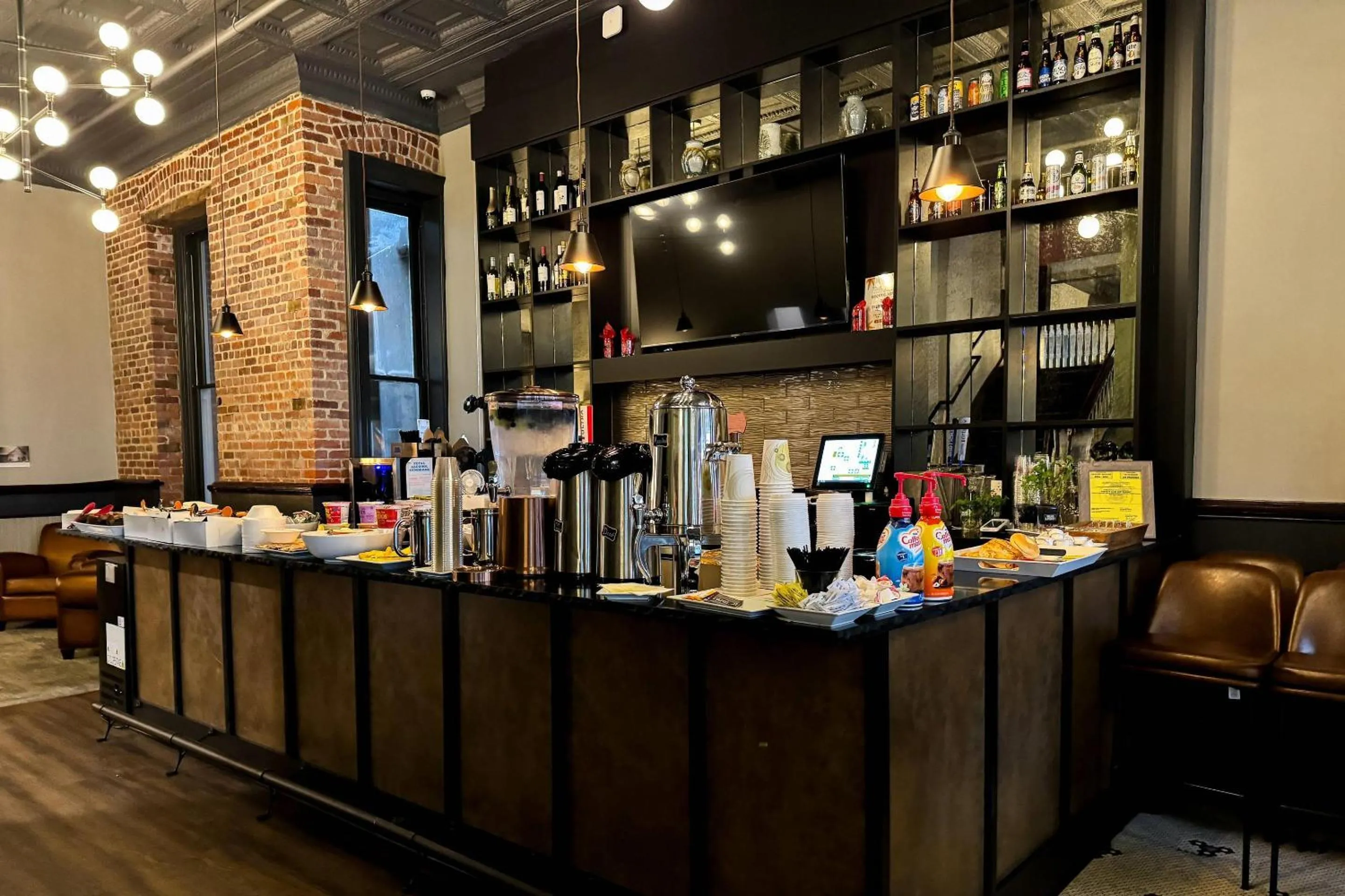 Breakfast in Tygart Hotel, an Ascend Collection Hotel