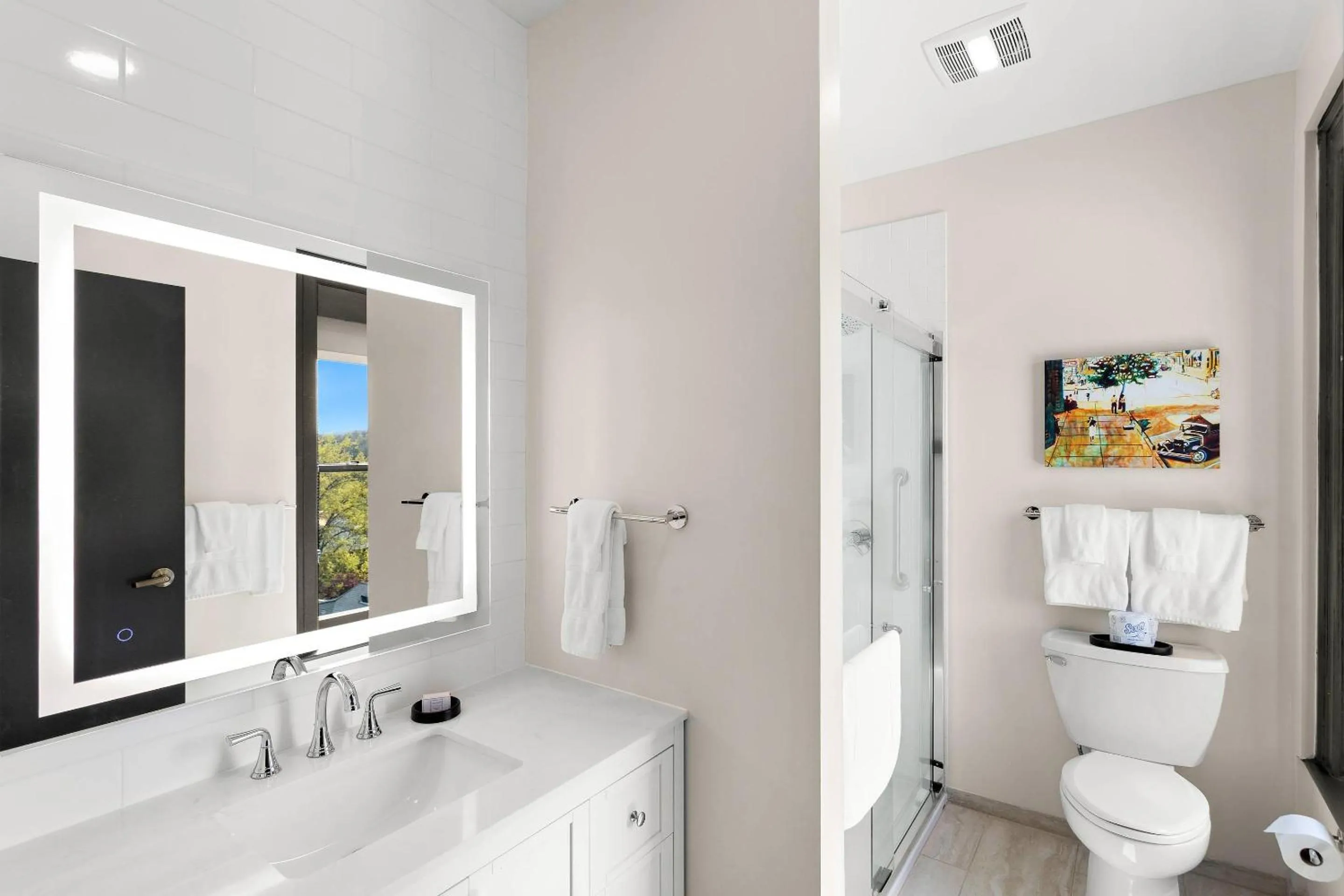 Bedroom in Tygart Hotel, an Ascend Collection Hotel