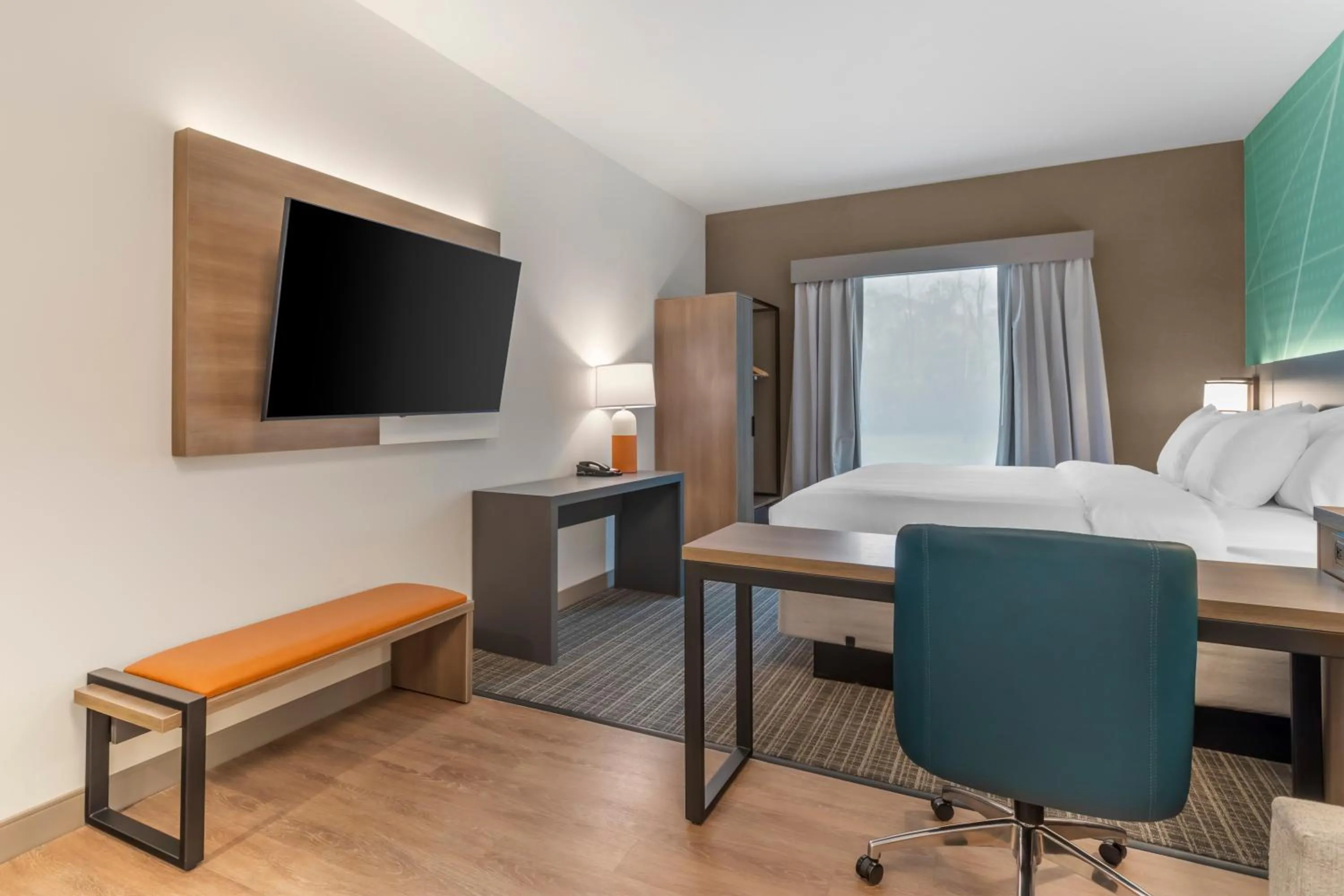 Bed in Comfort Suites Gatlinburg Downtown-Convention Center