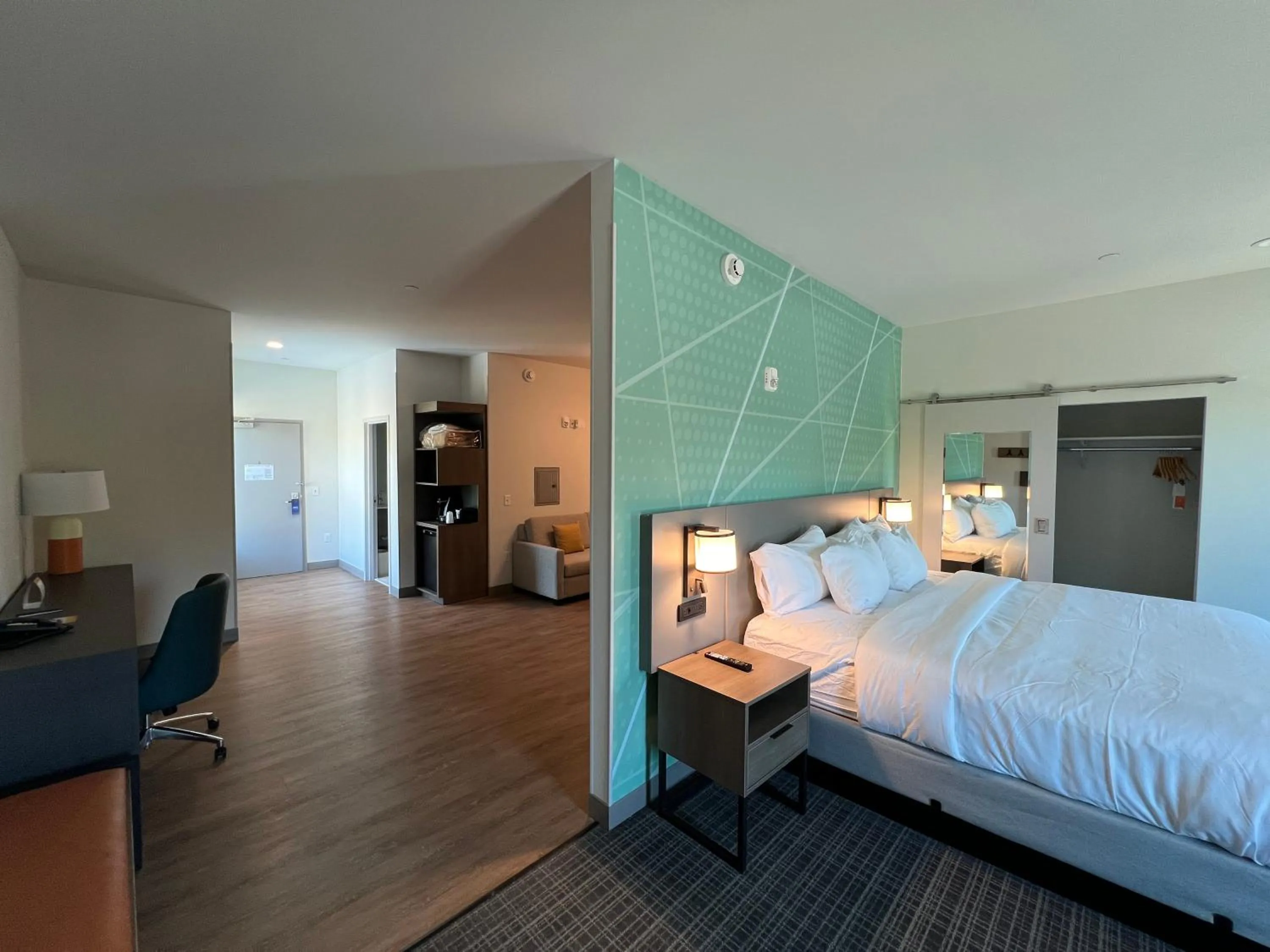 Bed in Comfort Suites Gatlinburg Downtown-Convention Center