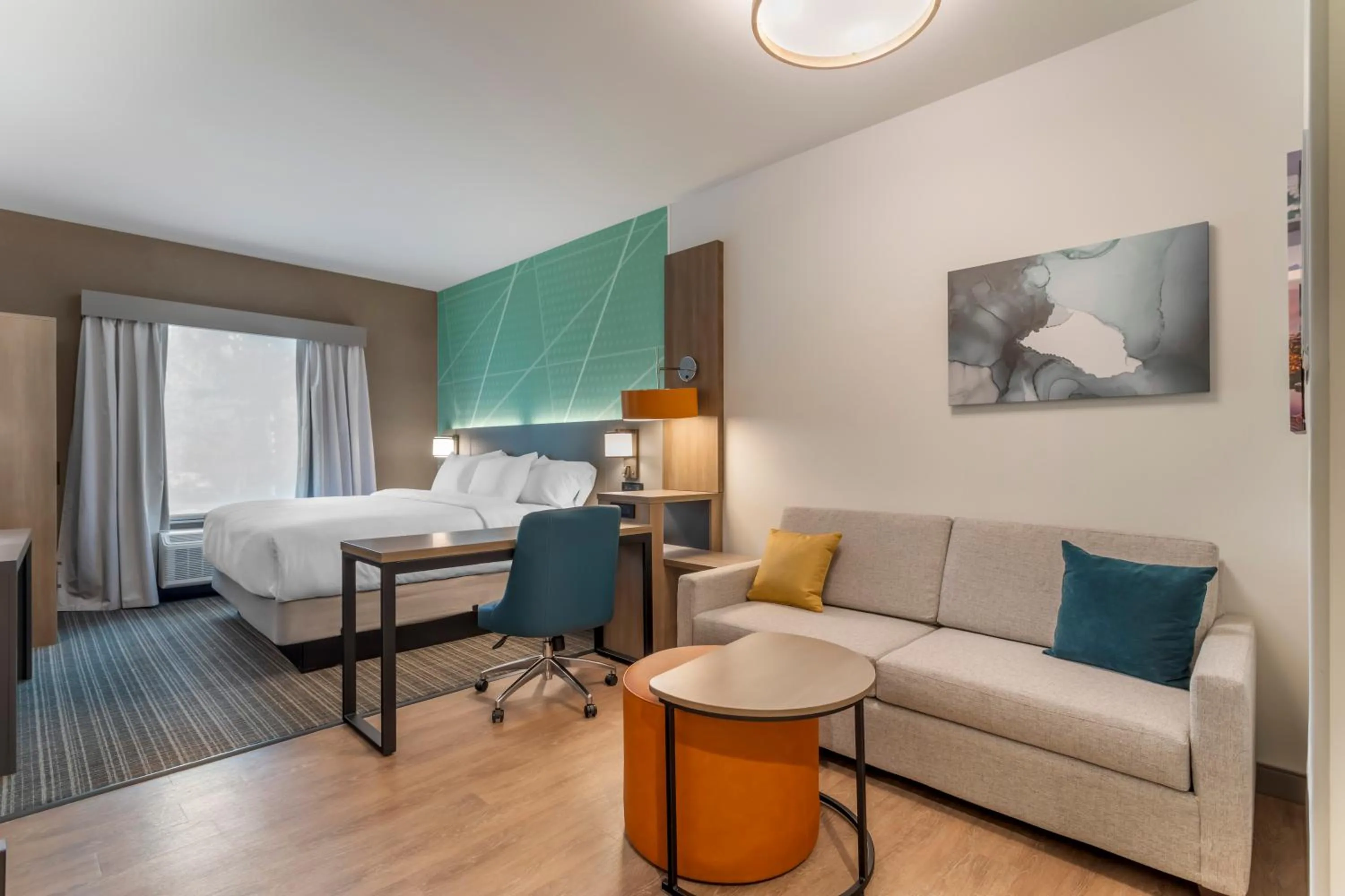 Bed in Comfort Suites Gatlinburg Downtown-Convention Center