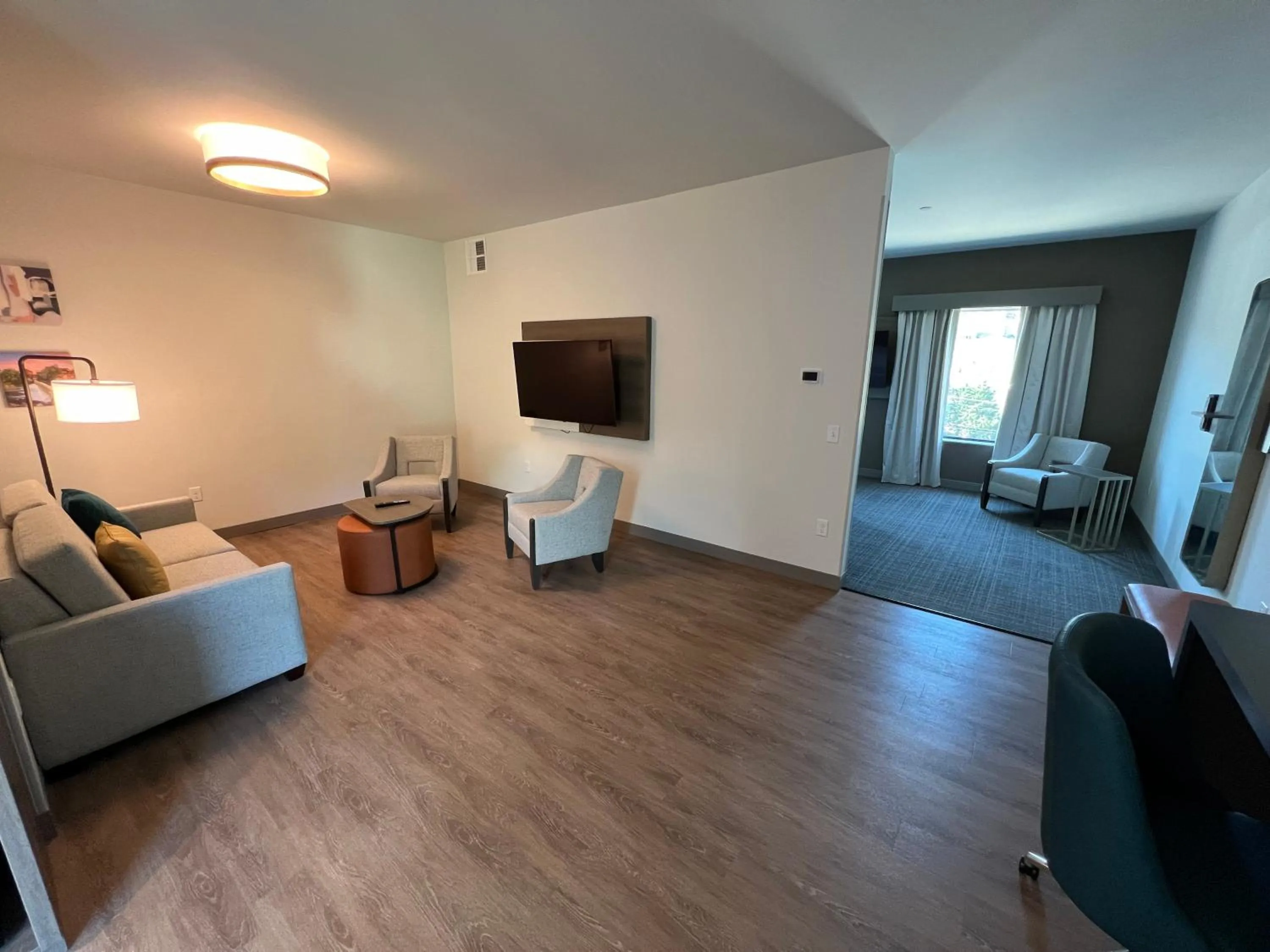 TV and multimedia in Comfort Suites Gatlinburg Downtown-Convention Center