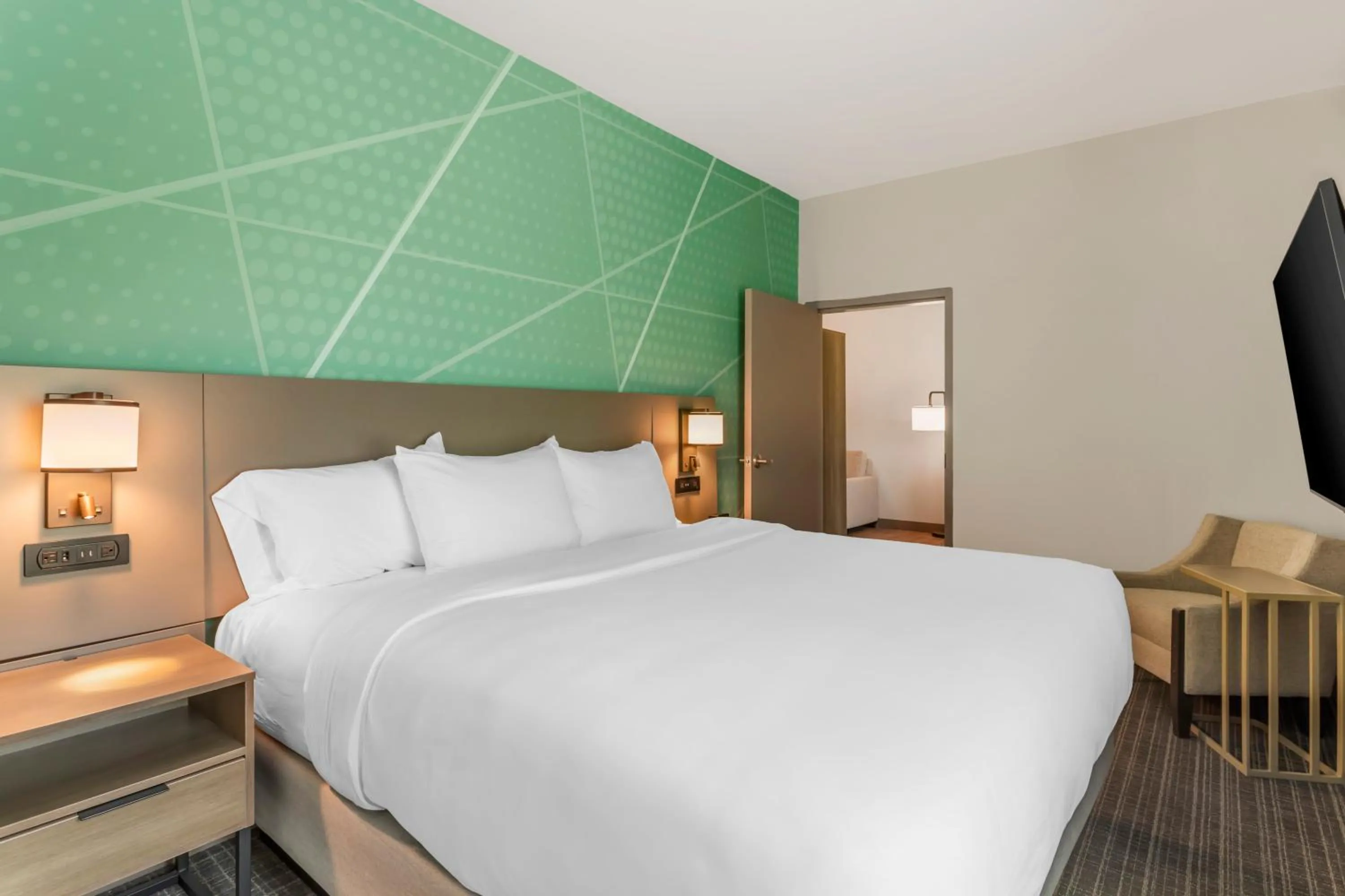 Bed in Comfort Suites Gatlinburg Downtown-Convention Center