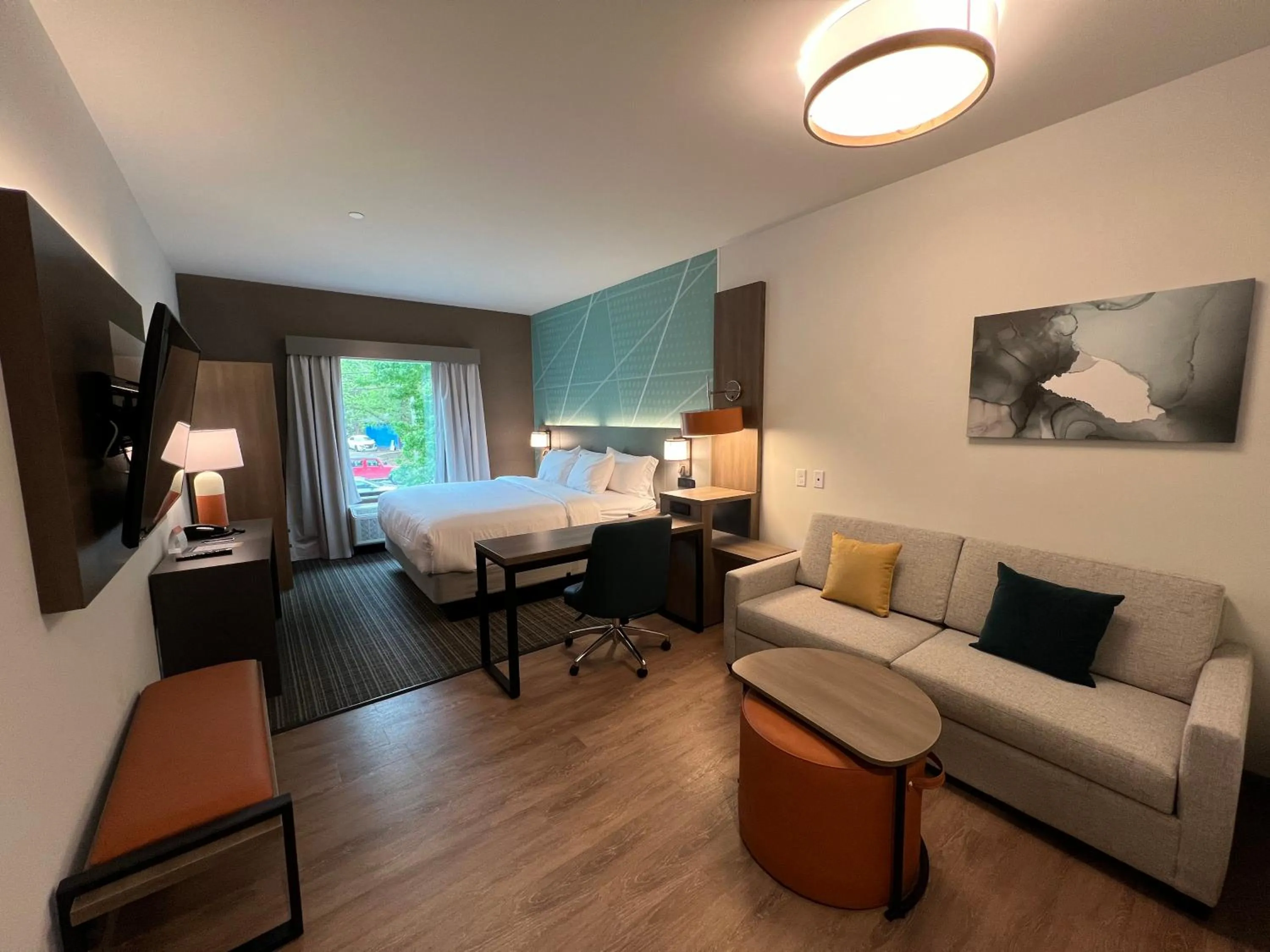 Bed in Comfort Suites Gatlinburg Downtown-Convention Center