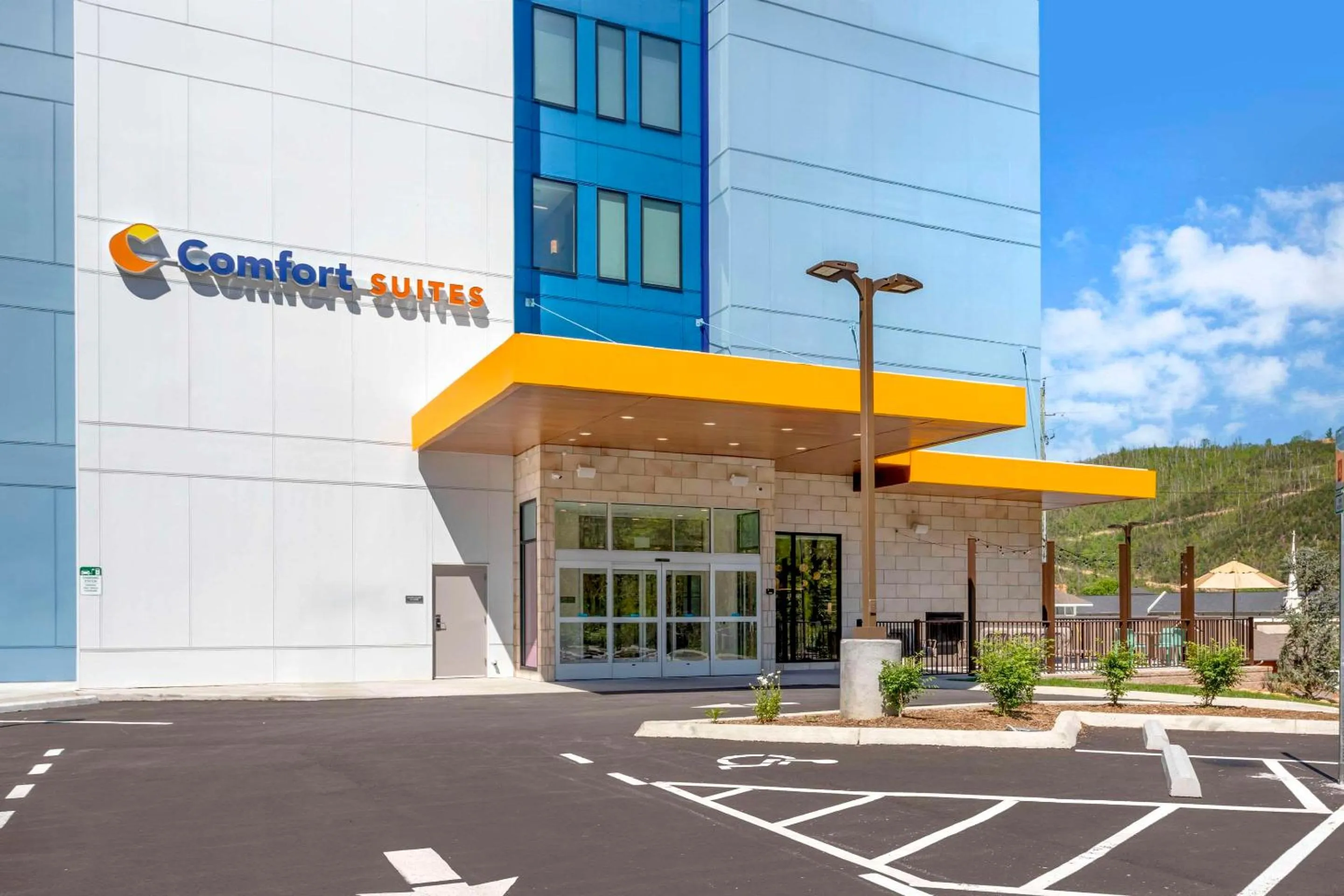Property building in Comfort Suites Gatlinburg Downtown-Convention Center