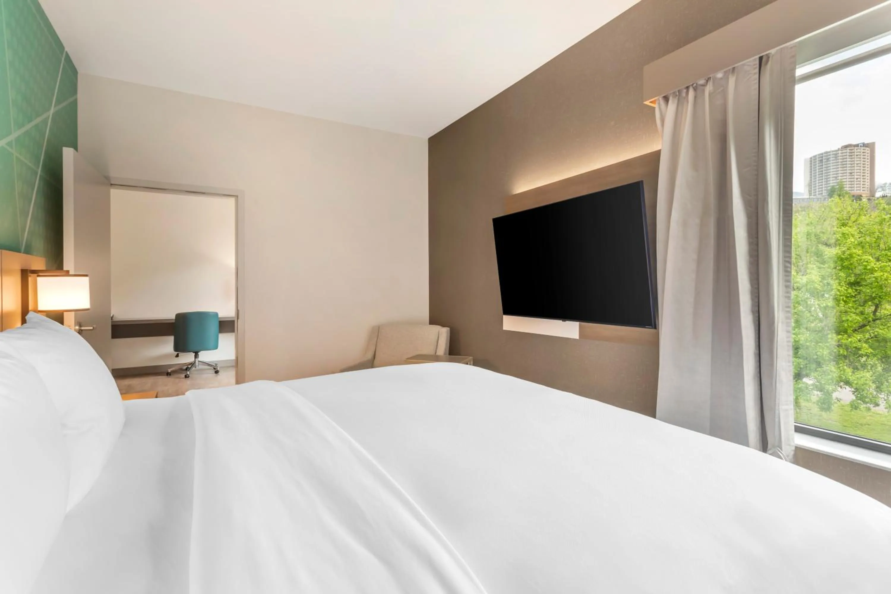 Bed in Comfort Suites Gatlinburg Downtown-Convention Center