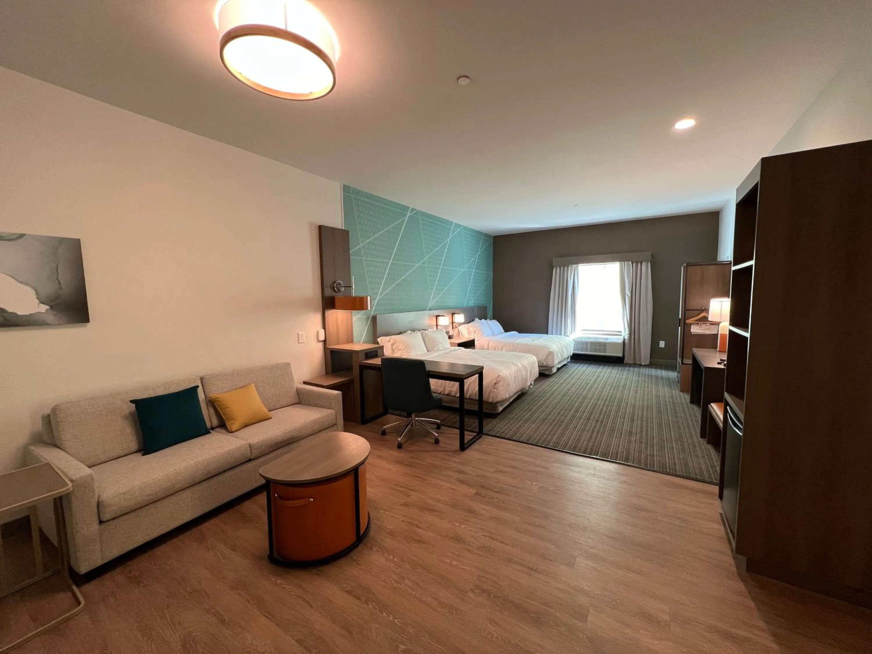 Seating area in Comfort Suites Gatlinburg Downtown-Convention Center