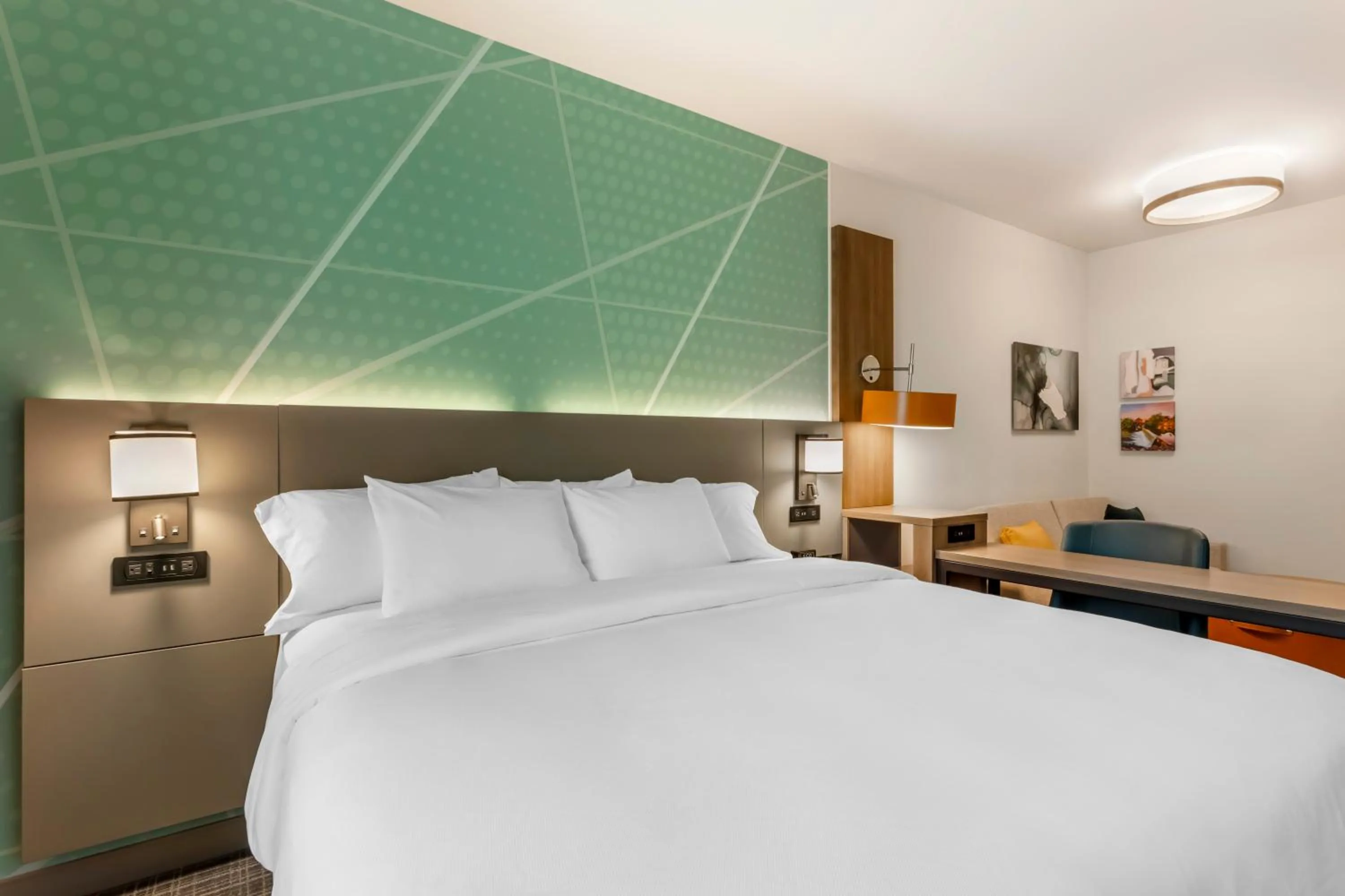 Bed in Comfort Suites Gatlinburg Downtown-Convention Center