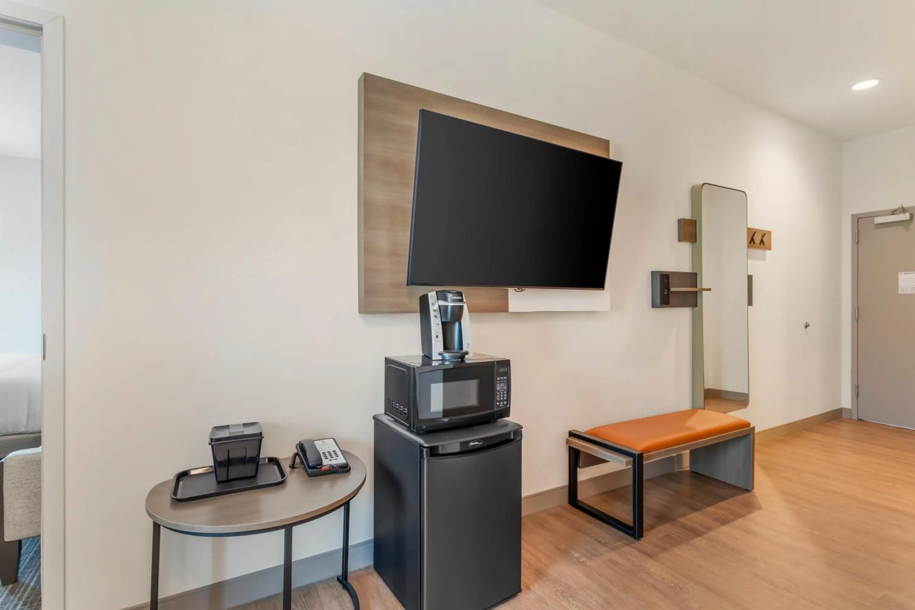 TV and multimedia in Comfort Suites Gatlinburg Downtown-Convention Center