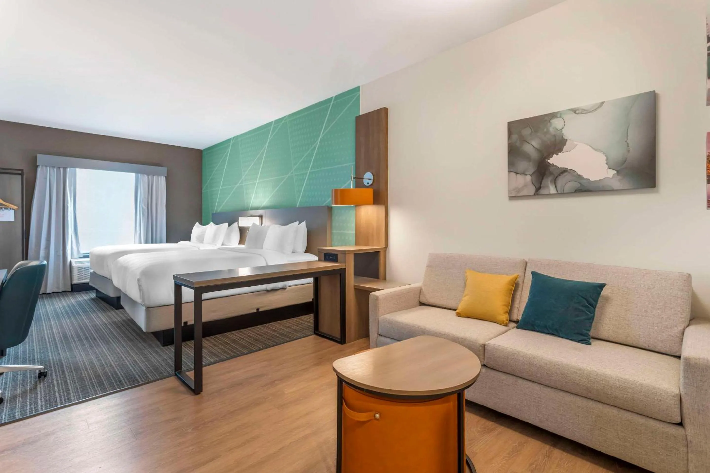 Bedroom, Bed in Comfort Suites Gatlinburg Downtown-Convention Center