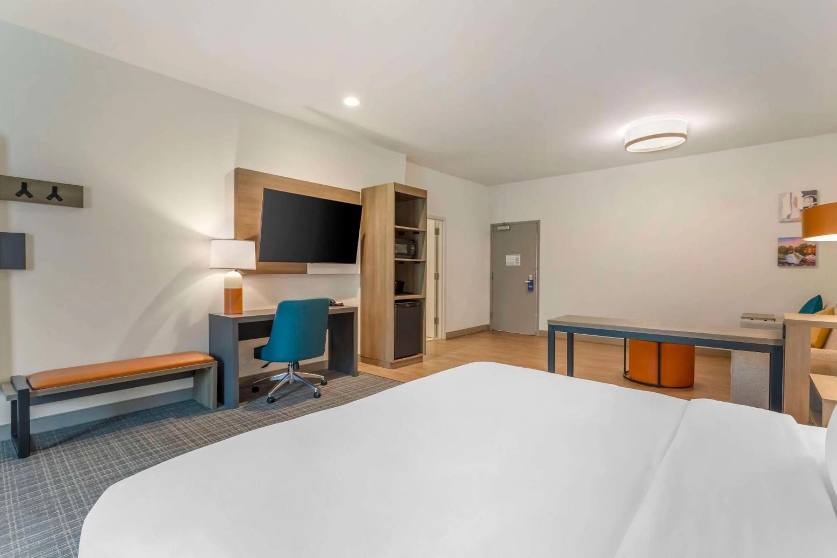 Bedroom, Bed in Comfort Suites Gatlinburg Downtown-Convention Center