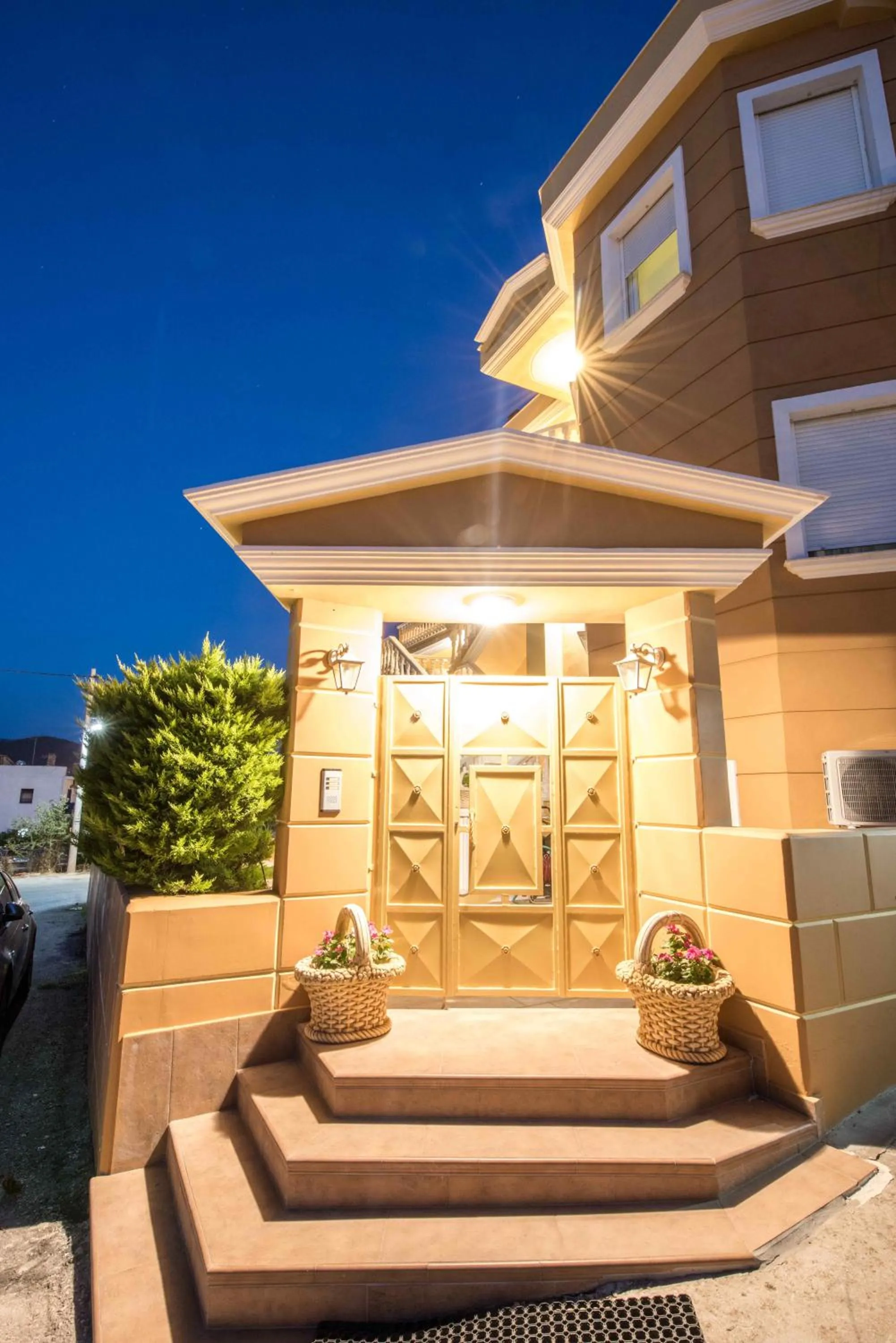 Angels View Apartments