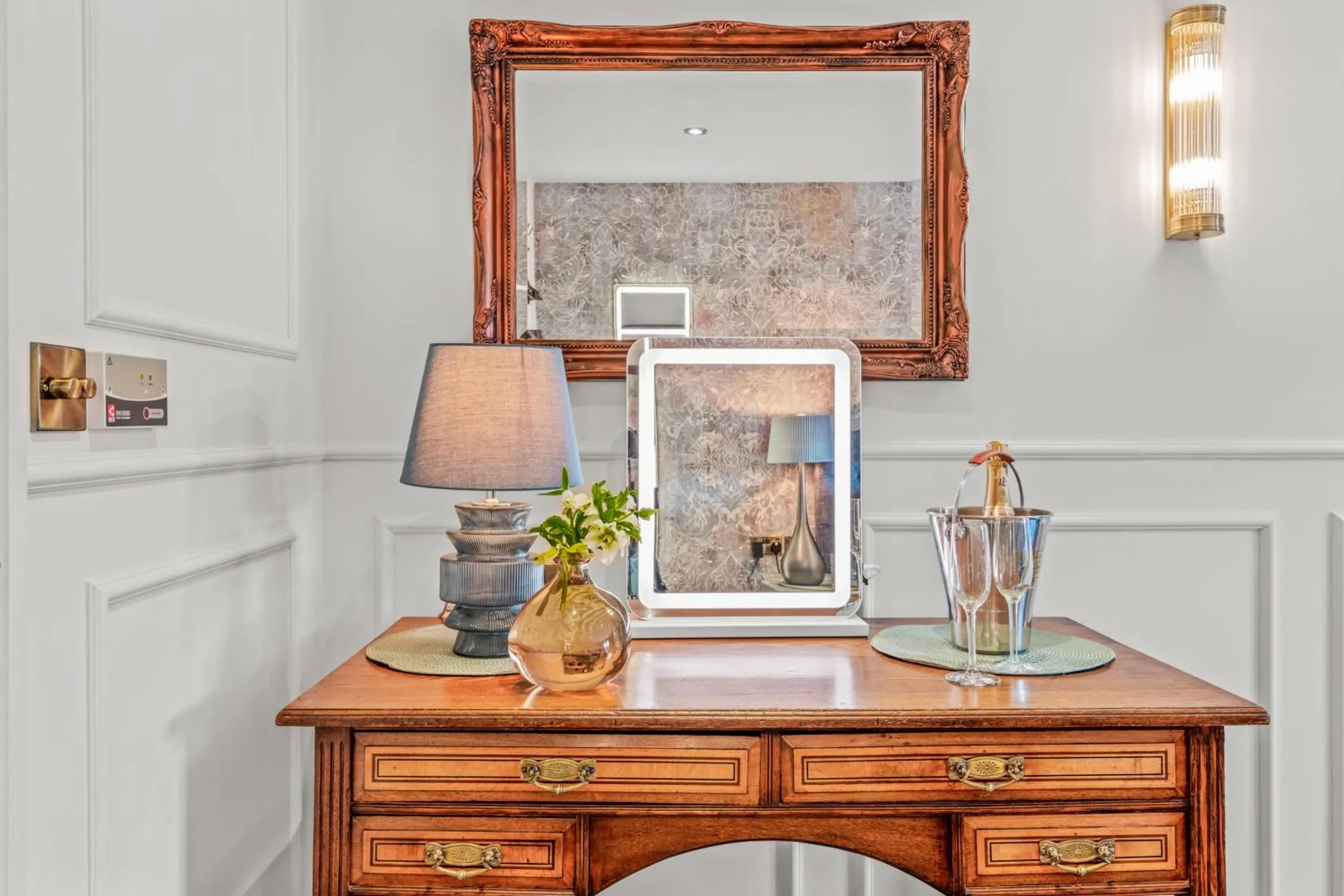 Bedroom in The Ley Arms