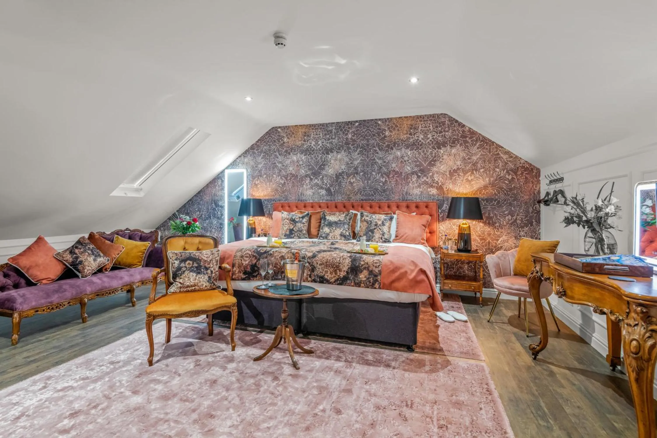 Photo of the whole room, Bed in The Ley Arms