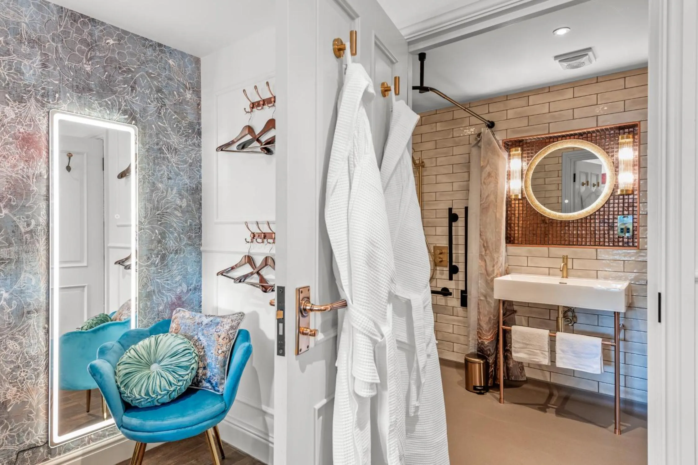 Shower in The Ley Arms