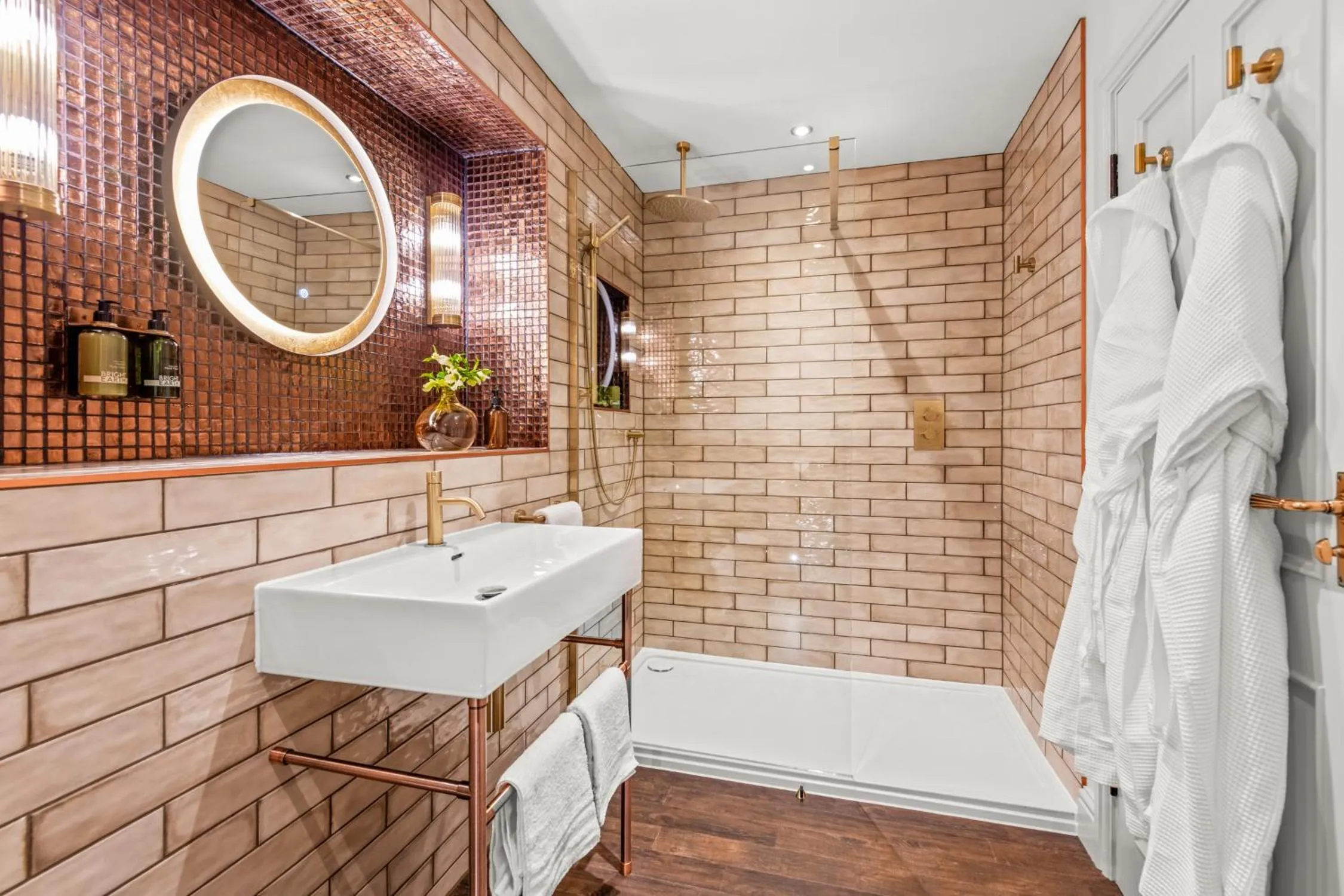 Shower in The Ley Arms