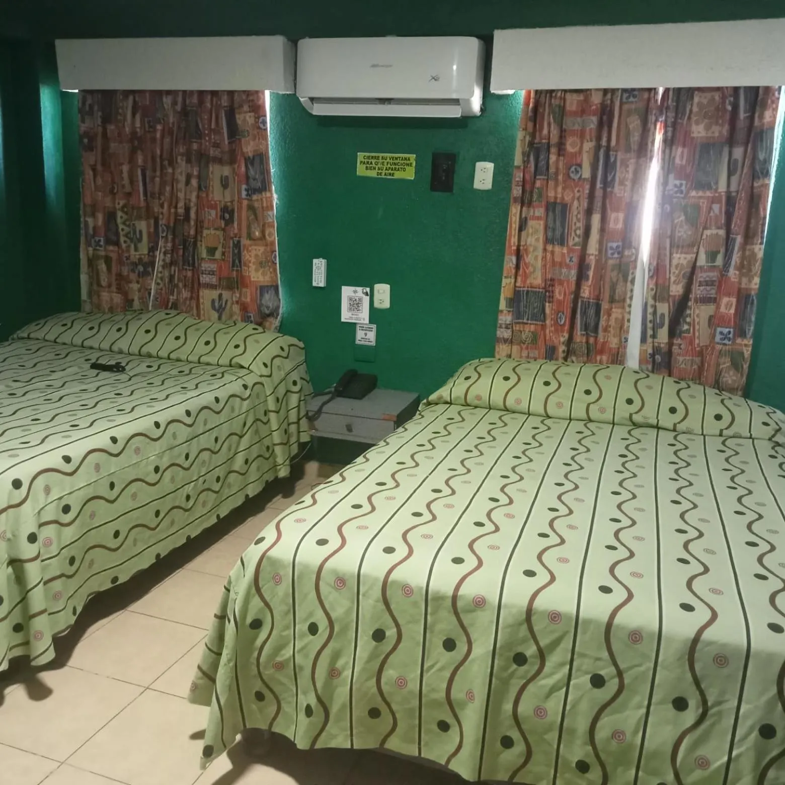 Twin Room in Hotel Viena
