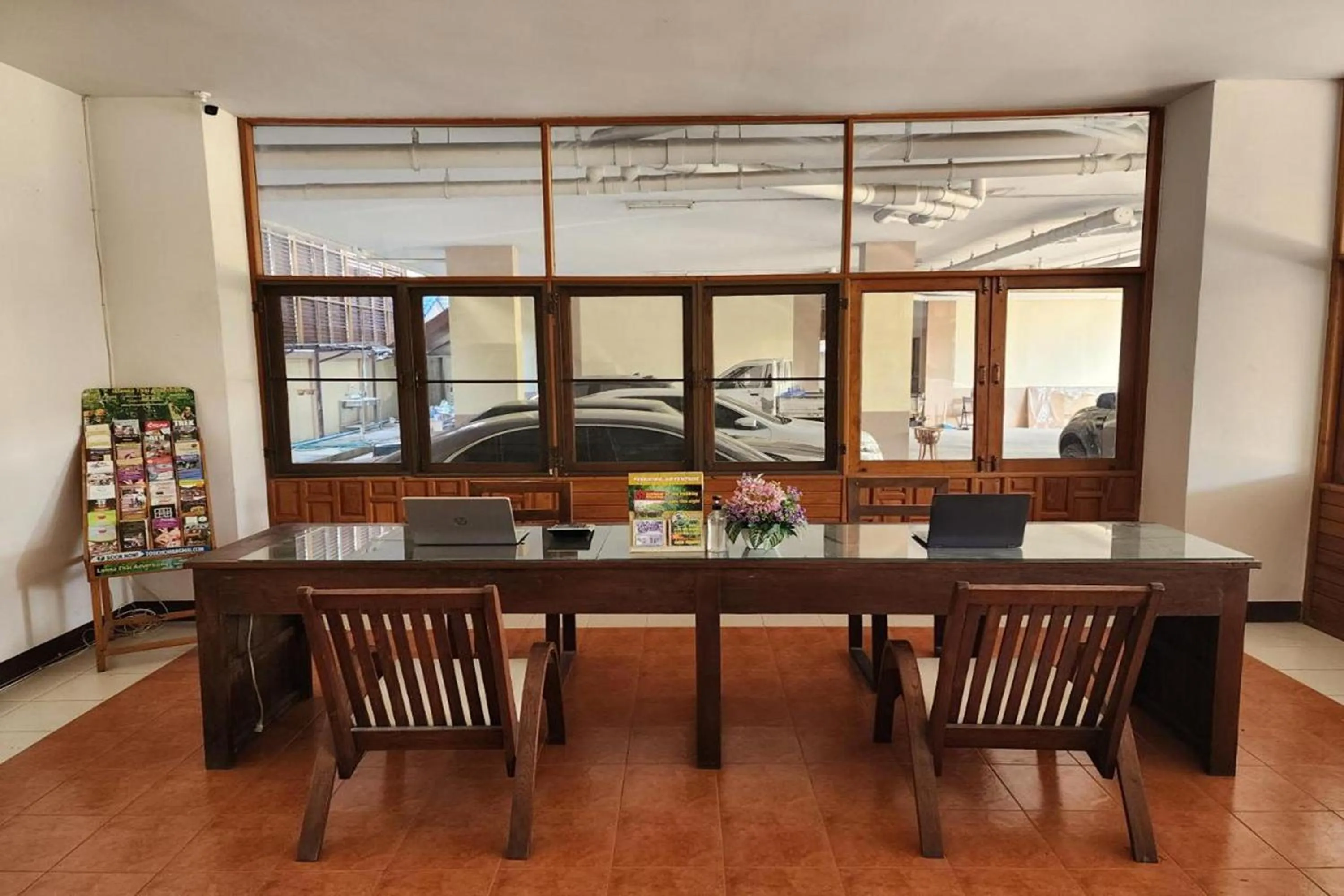 Dining area in Budget Stars Hotel Chiang Mai