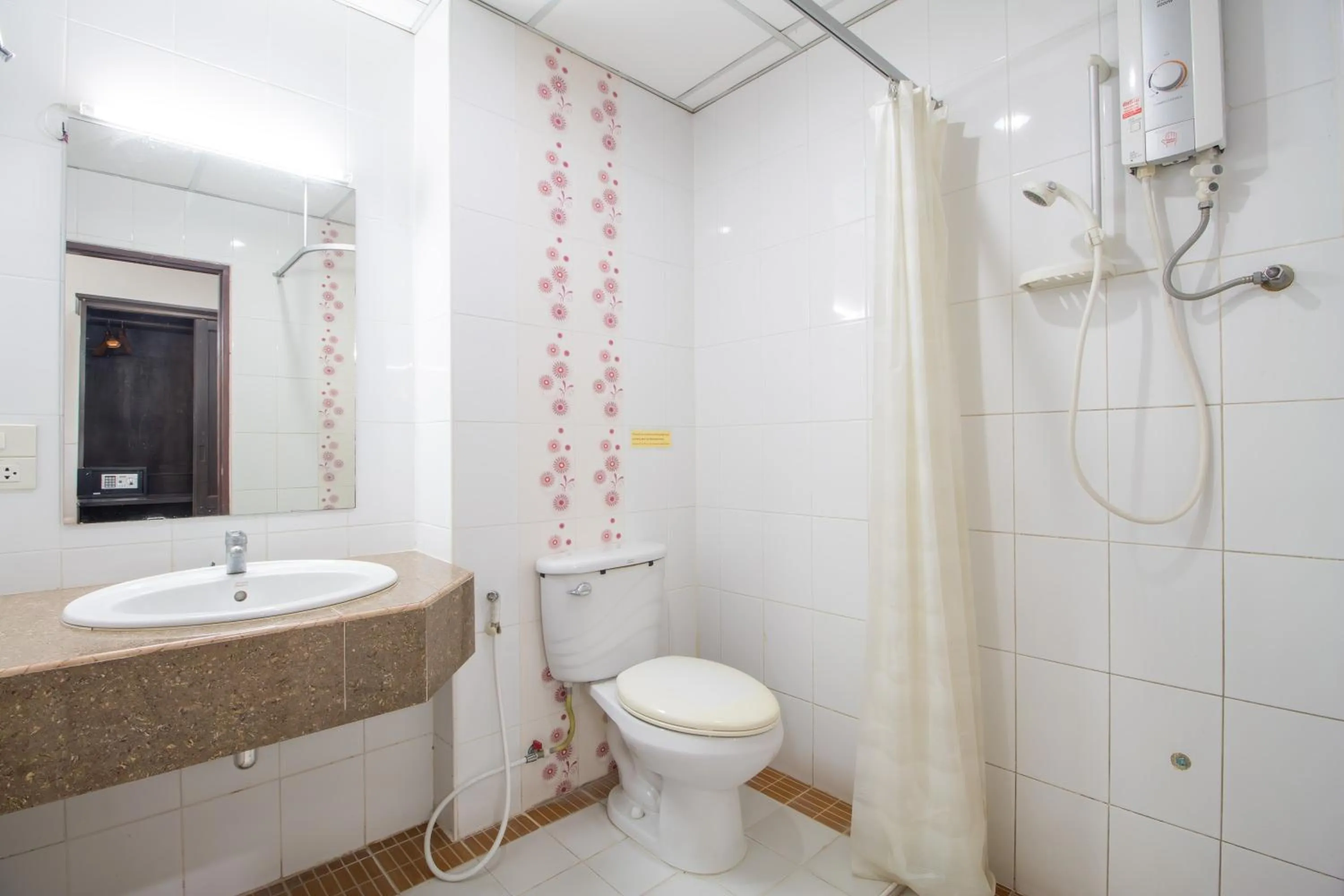 Bathroom in Budget Stars Hotel Chiang Mai