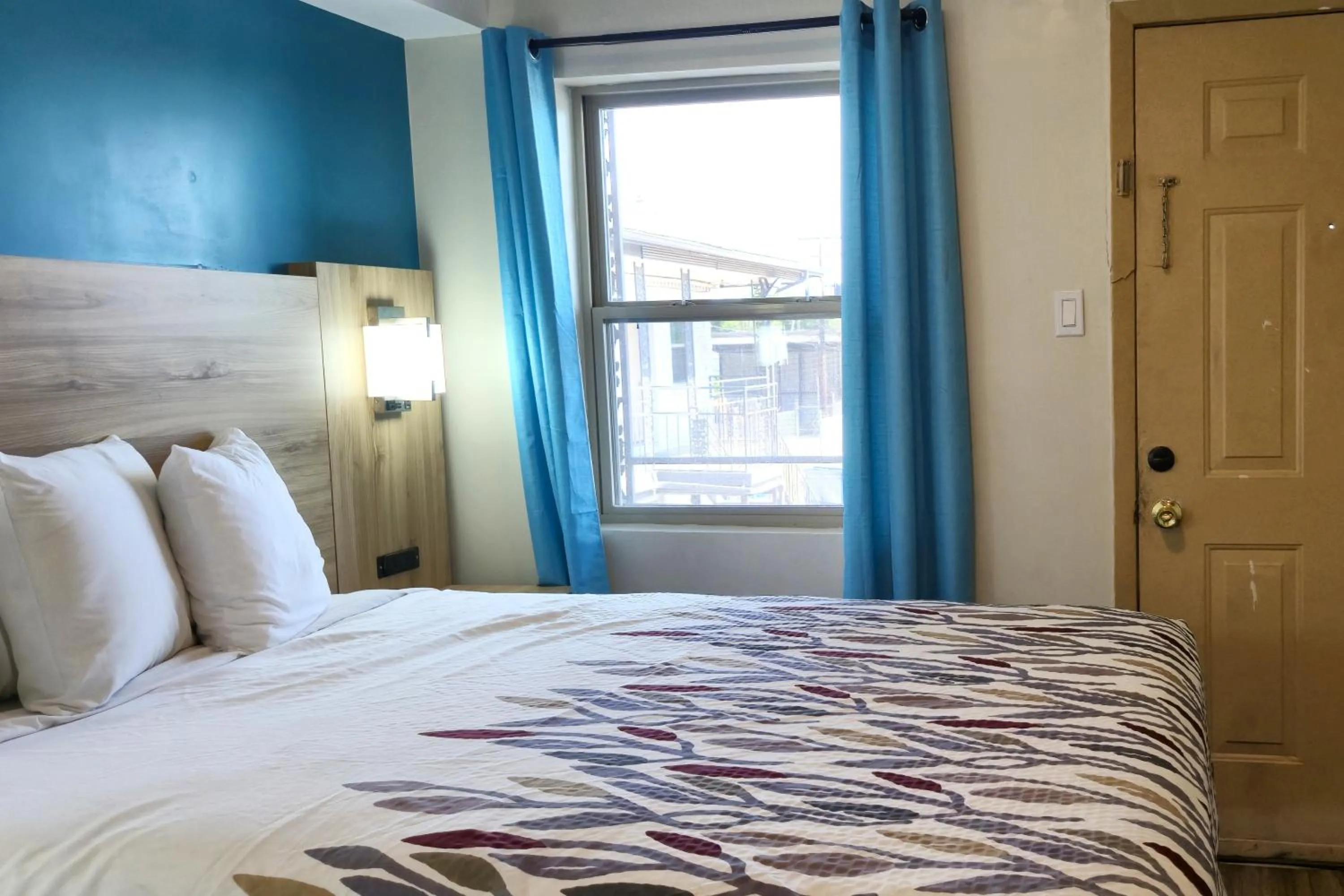 Bedroom, Bed in Exclusivo Inn by OYO Grand Prairie, TX