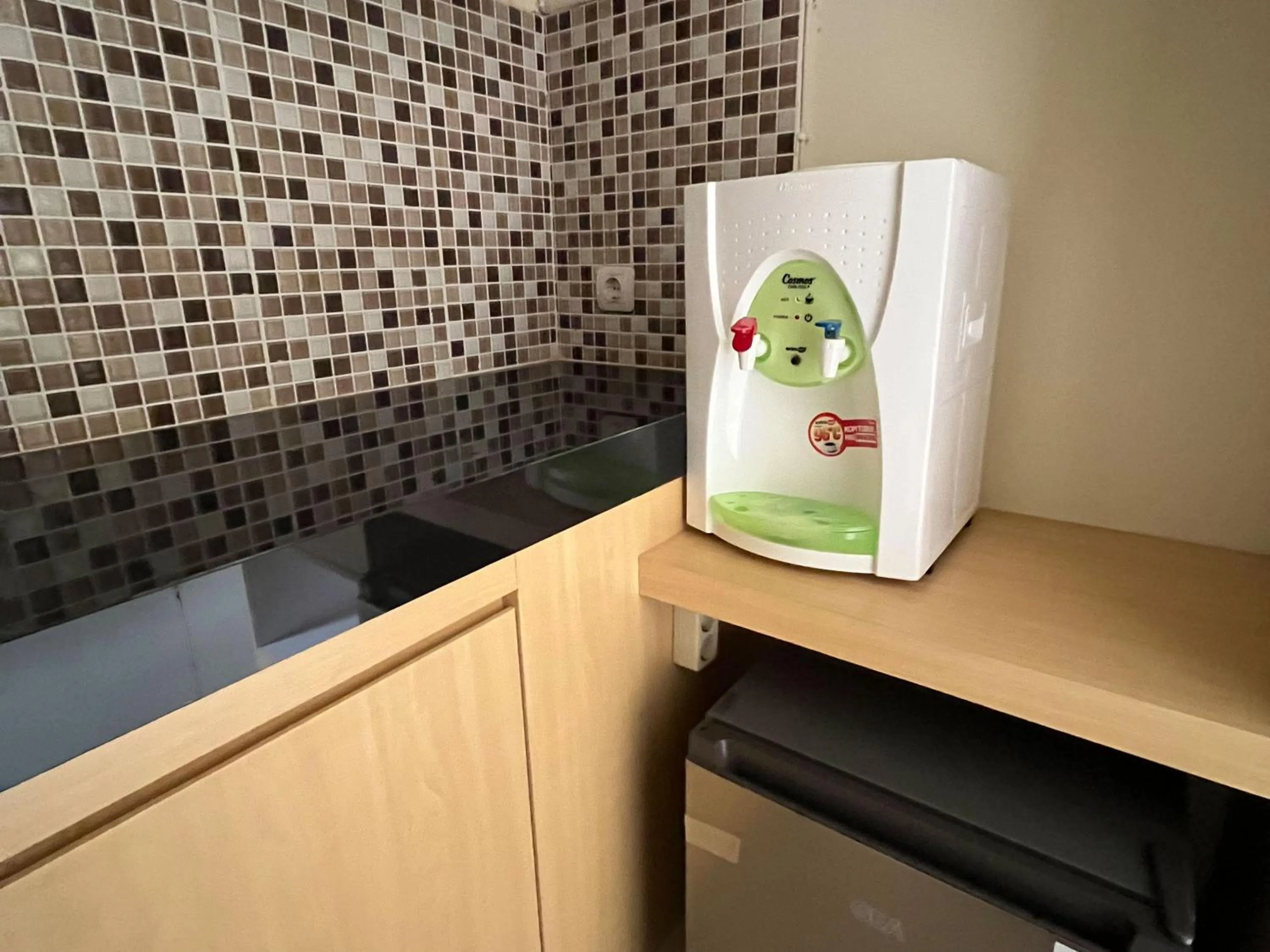 Kitchen or kitchenette in Urbanview Indria Inn Solo by RedDoorz