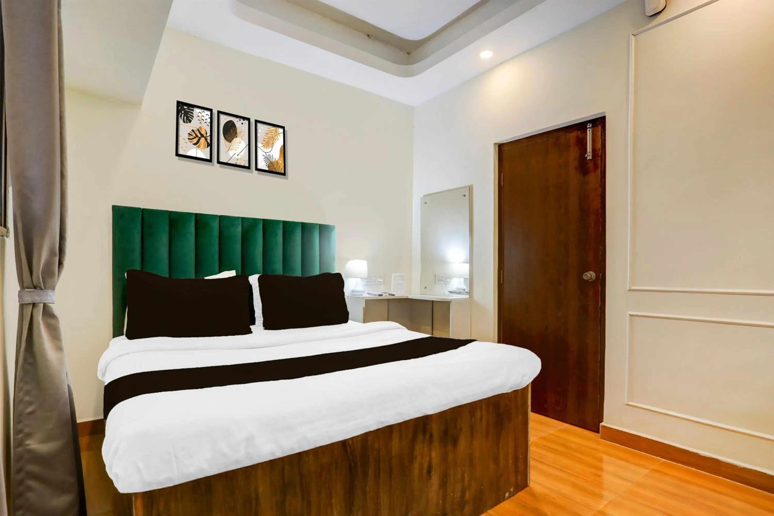 Bedroom, Bed in Super Hotel O Kings Hotel & Banquet