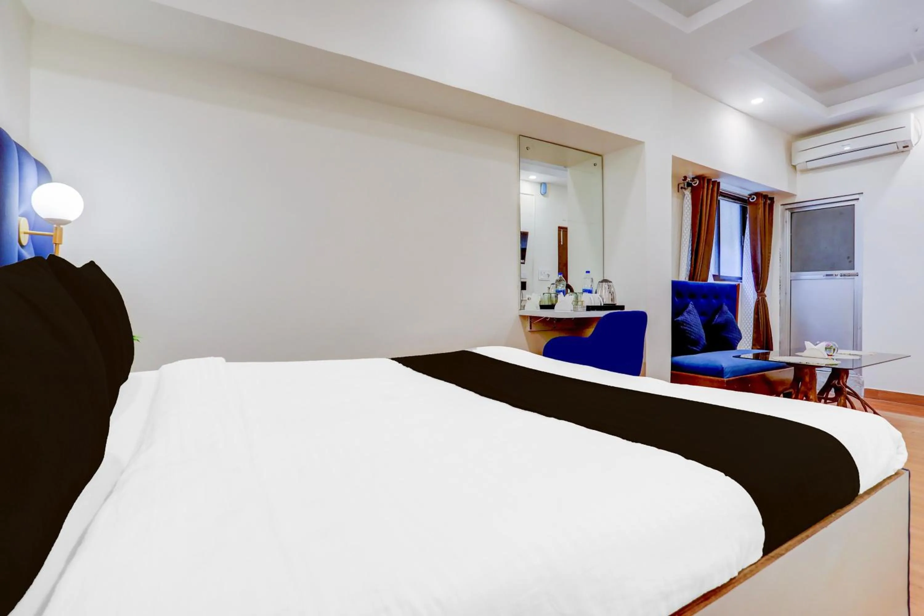 Bedroom, Bed in Hotel O Kings Hotel & Banquet