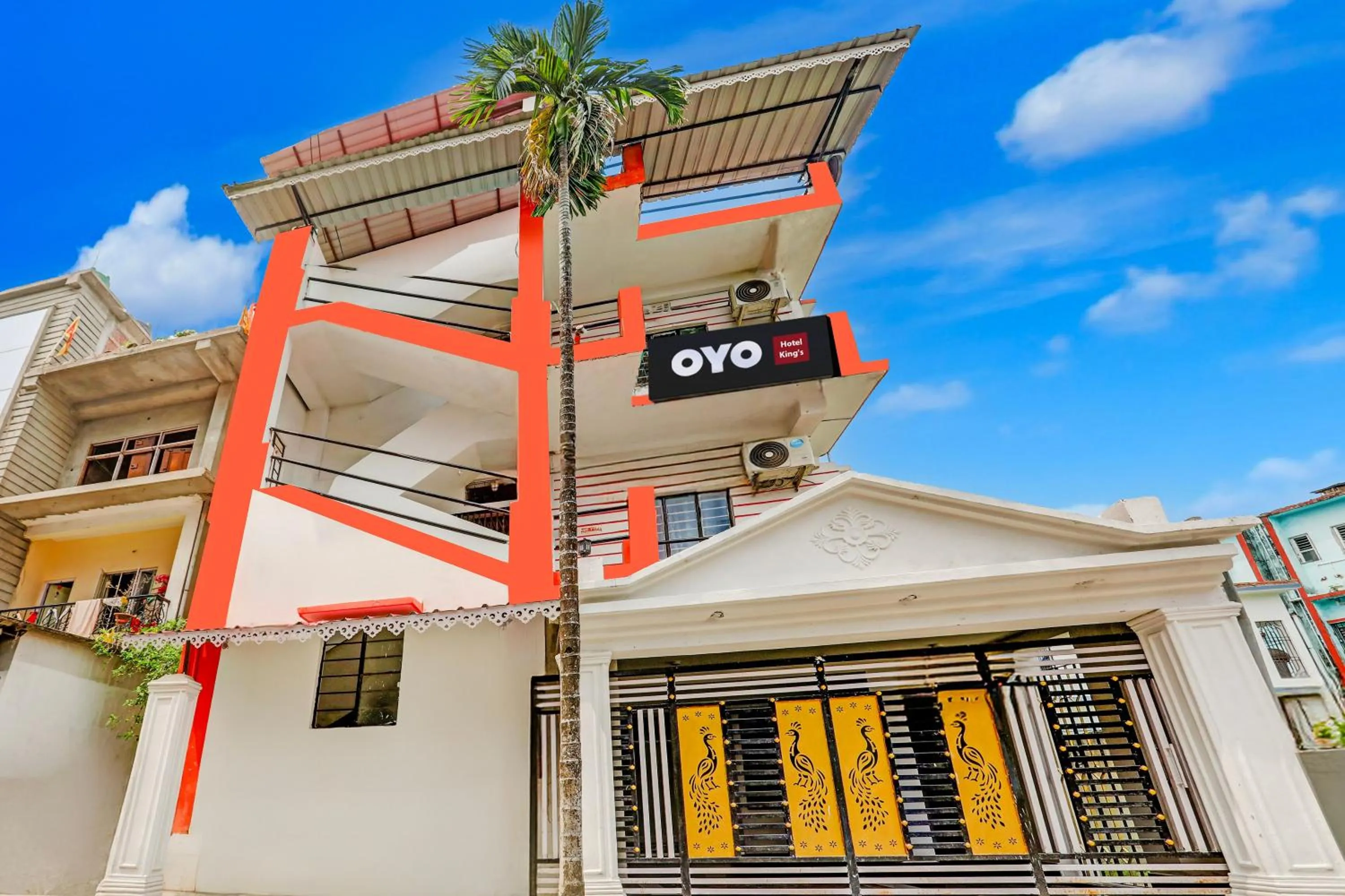 Facade/entrance in Super Hotel O Kings Hotel & Banquet