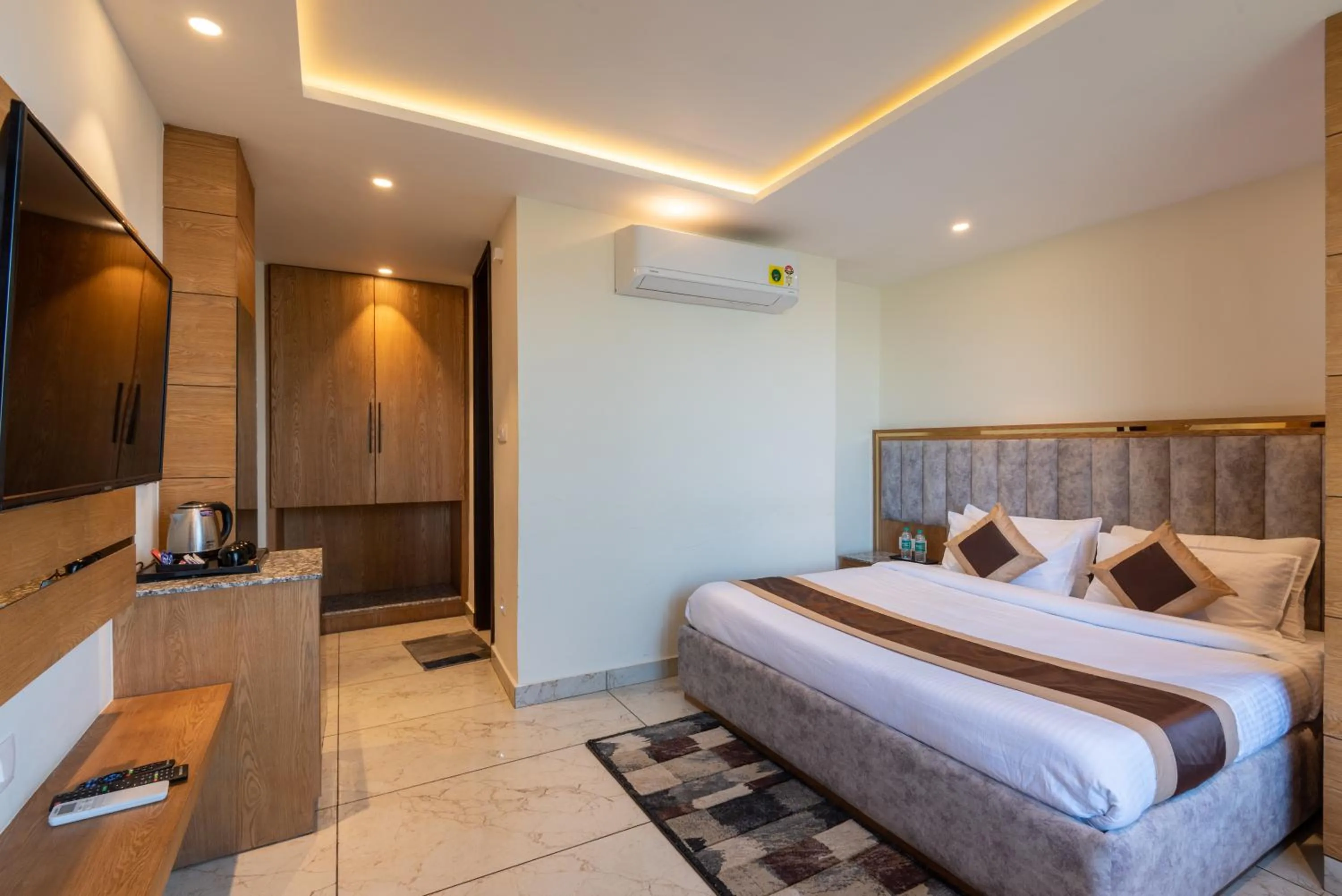 The Seasons Dalhousie - Best Valley View & Mountain View AC Hotel in Dalhousie