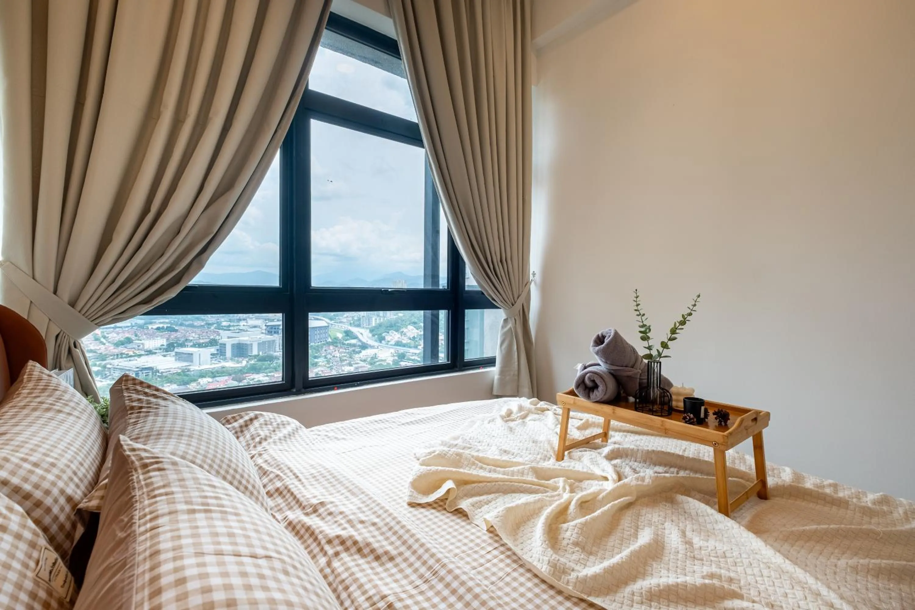 Bed in Premium Classy 4Room@Astoria Ampang 12pax 6km KLCC