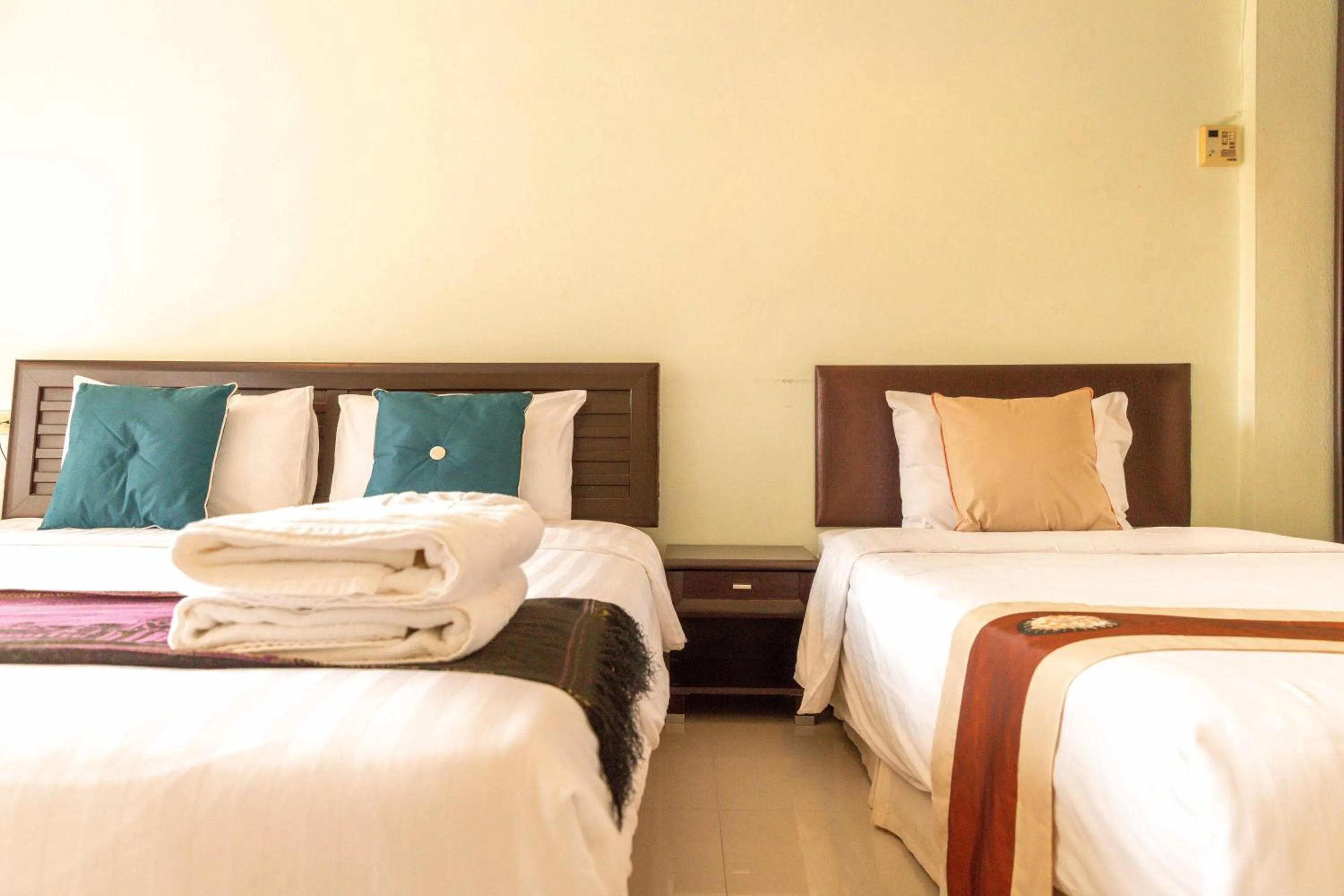 Bedroom, Bed in Kiatthada Resort