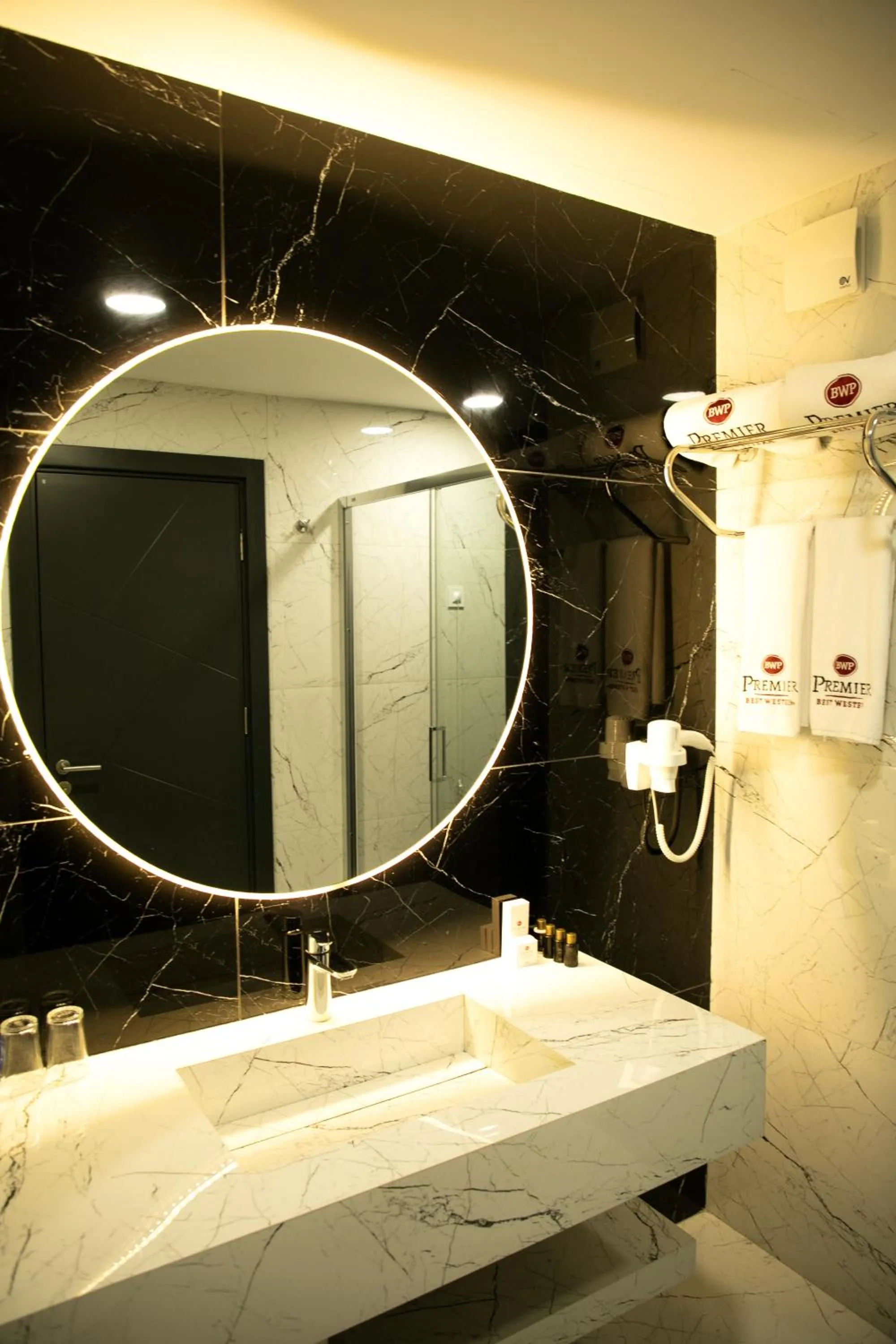 Best Western Premier DJ Hotel