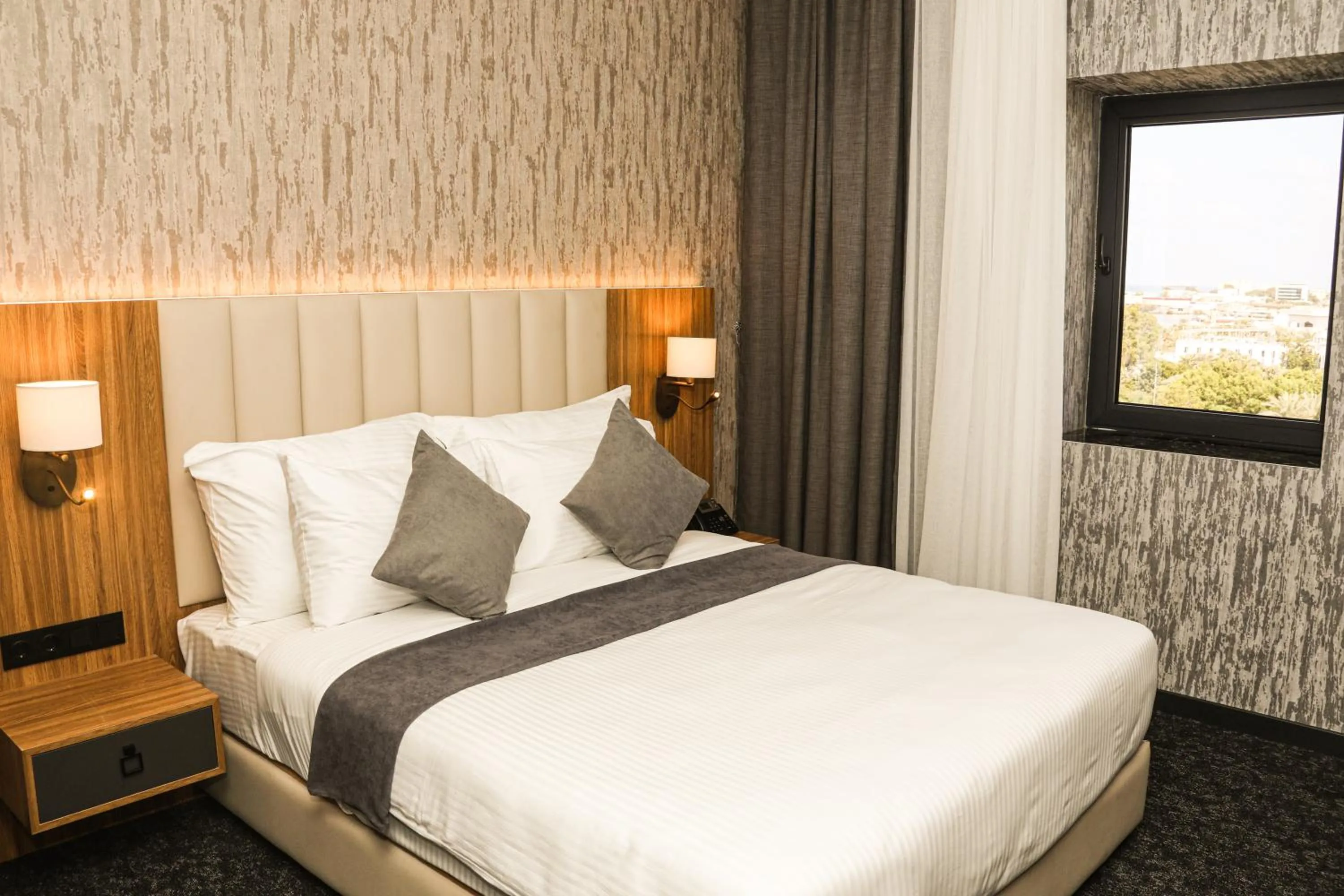 View (from property/room), Bed in Best Western Premier DJ Hotel