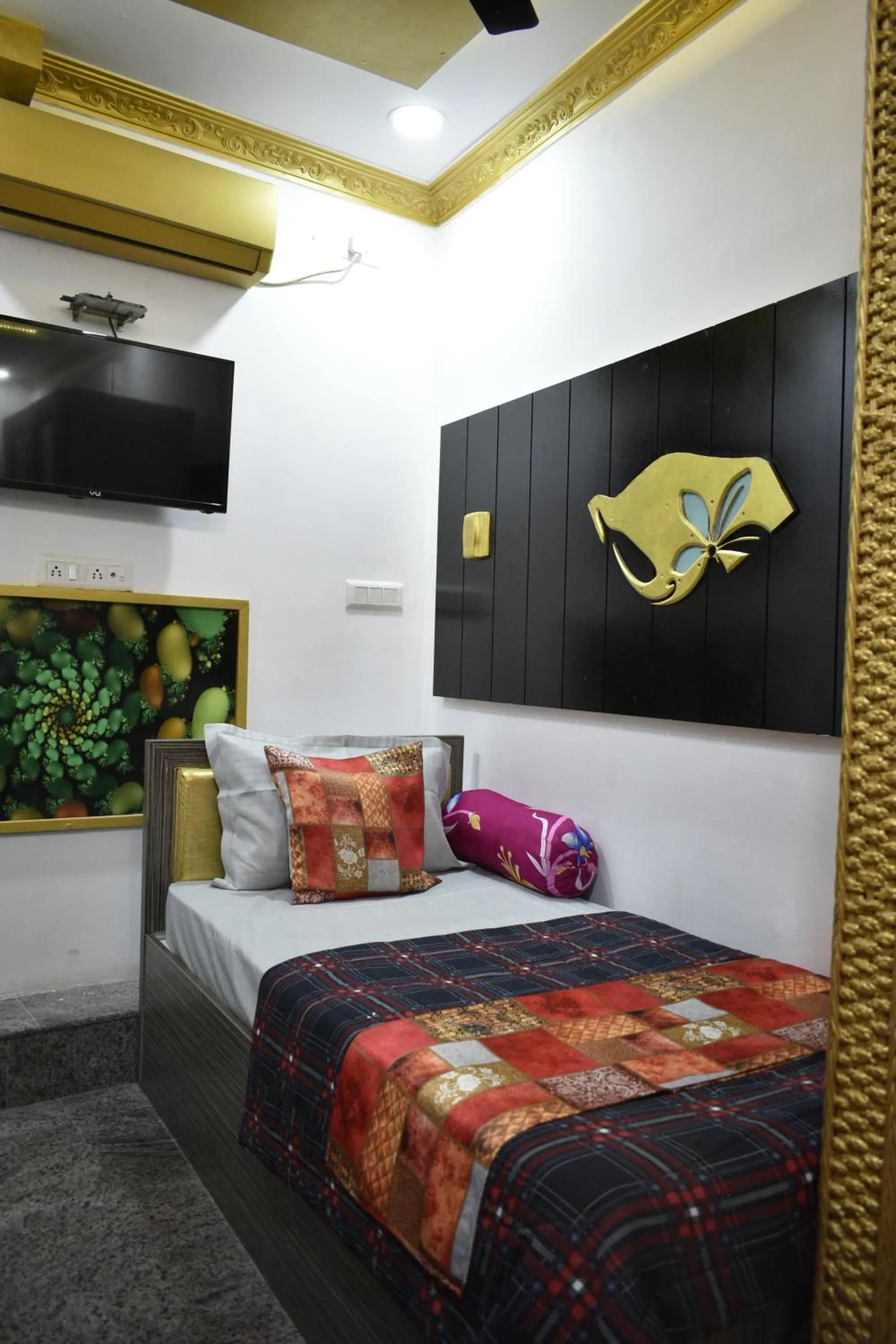 Bedroom, Bed in Ya Inn Rooms & Suites