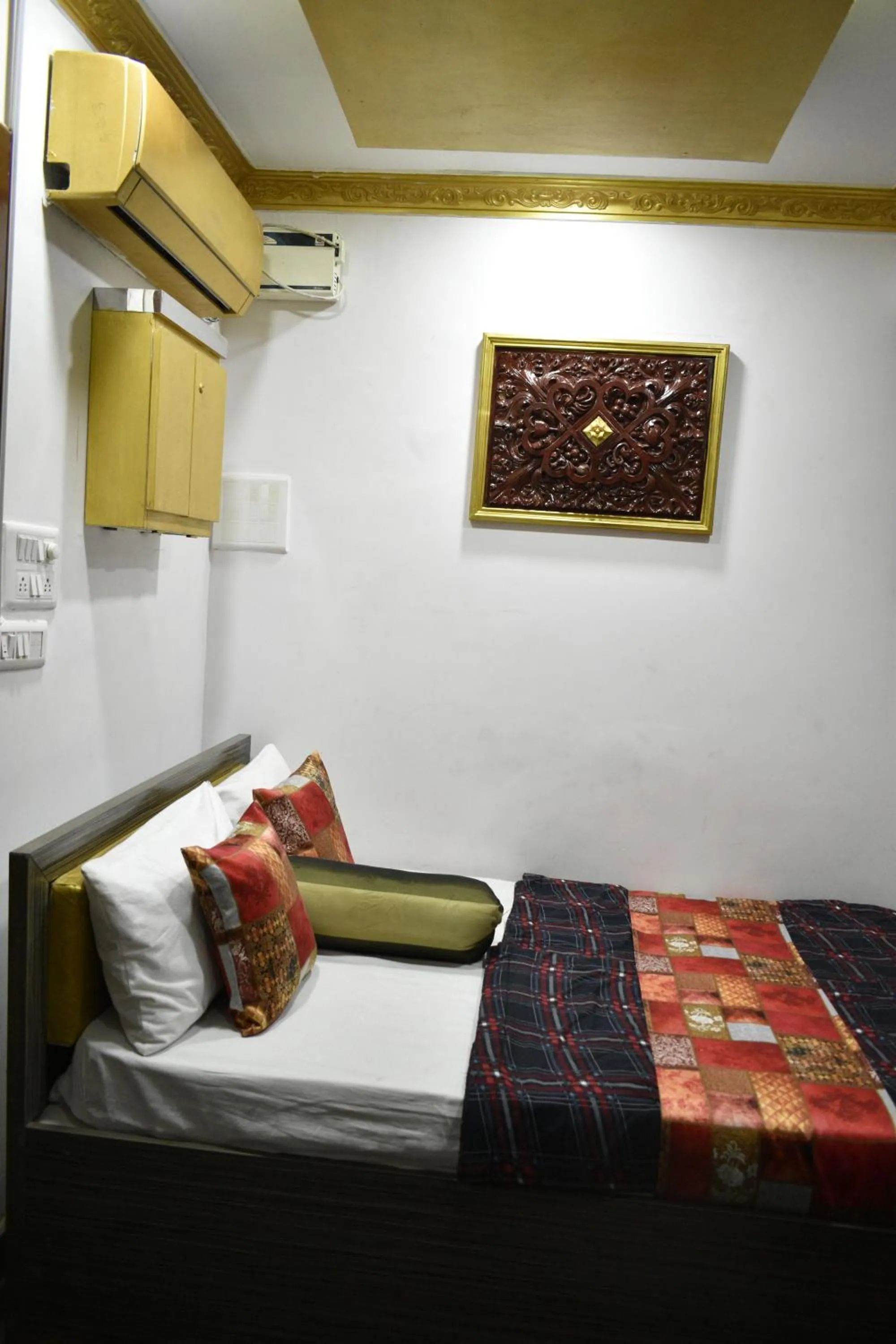 Bedroom, Bed in Ya Inn Rooms & Suites