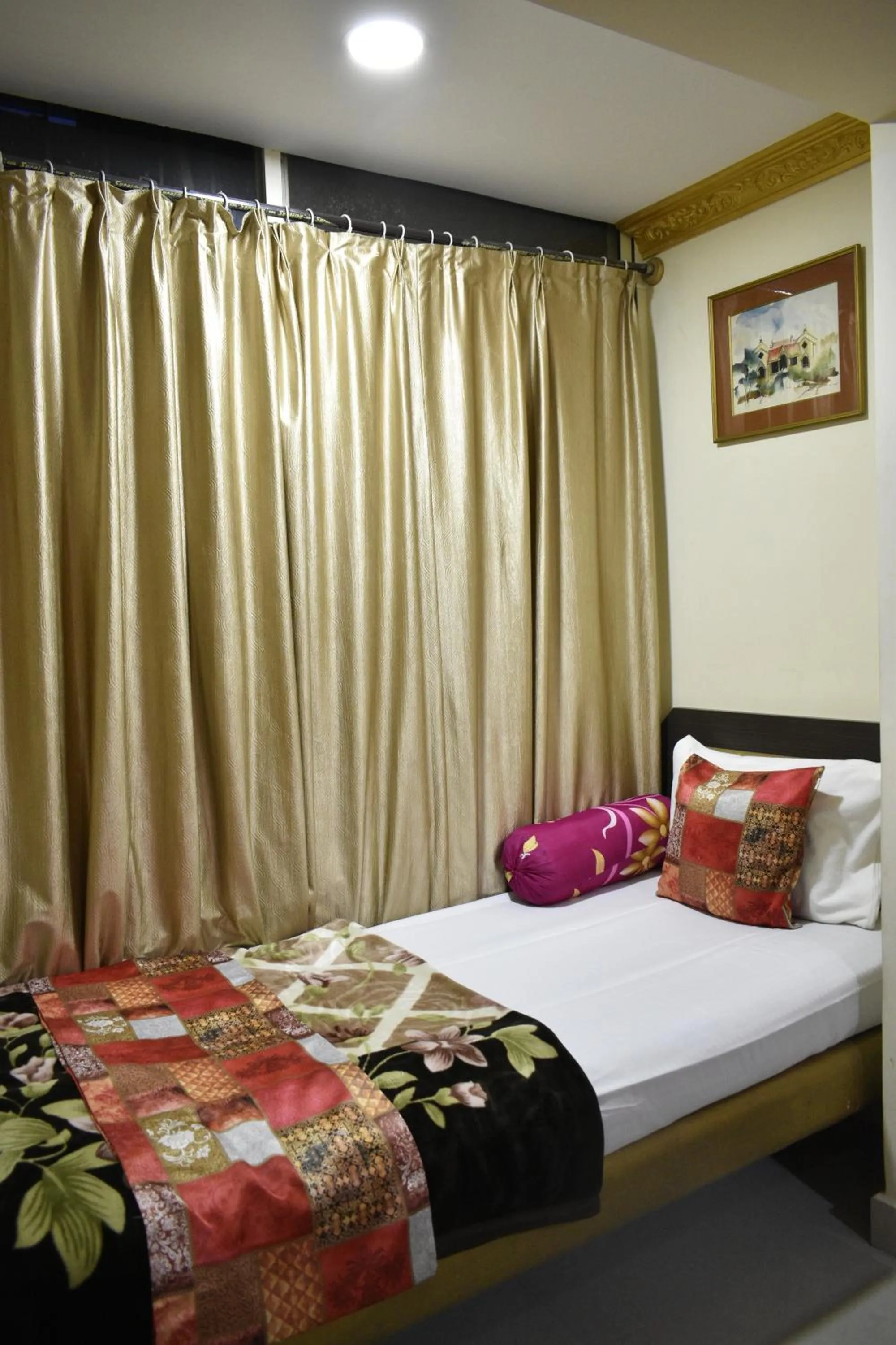 Bedroom, Bed in Ya Inn Rooms & Suites