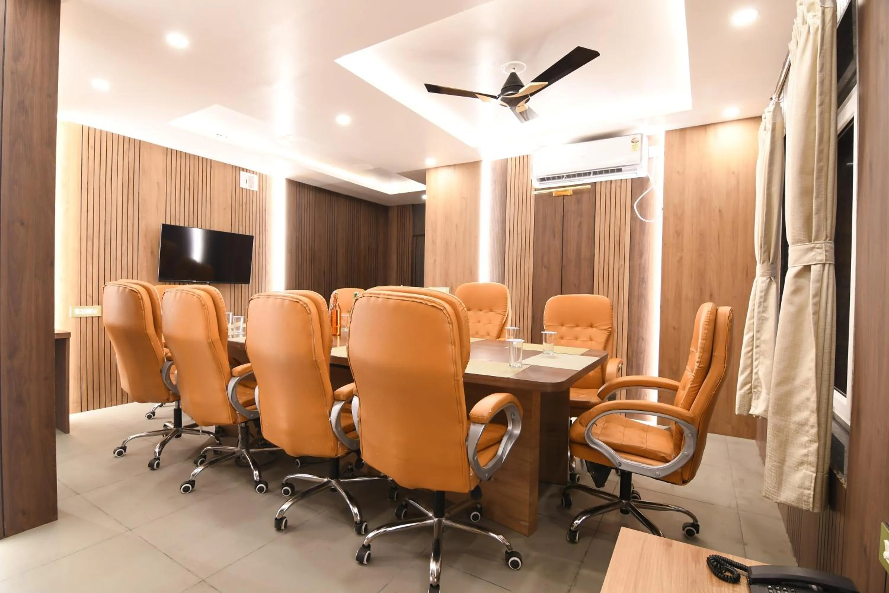 Business facilities in N B Sonar Bangla Hotel